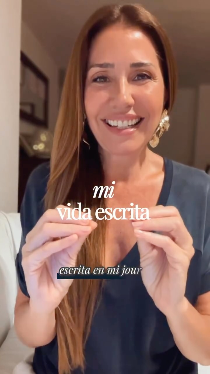 No hay excusas. Hay razones, un deseo genuino, el pulso sagrado de tu corazón y el coraje necesario para mirar hacia adentro, despedirte de tu identidad condicionada (aka LOOpita) y comandar desde la Consciencia despierta la vida que merecés.
Lo mejor de todo es que cuando reprogramás los pasos se dan con calma, alegría y certeza.
Mi vida en el mar ya estaba escrita.
María