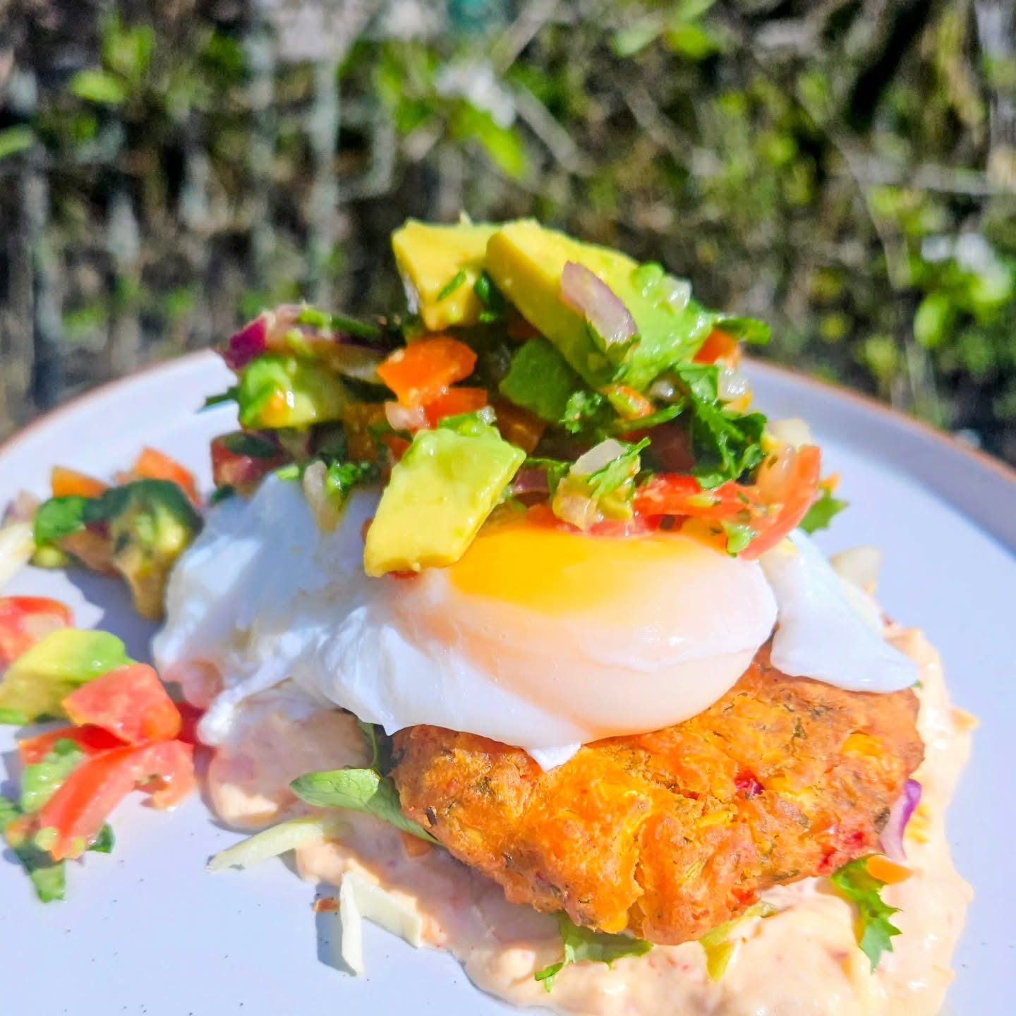 Sweetcorn Fritters on a bed of creamy Kimchi Mayo, topped with a Poached Egg and Avocado Salsa, with a side order of sunshine ... What more could a girl ask for? 🩷
#sweetcorn #vegetarian #easylunchideas #foodie #goodfoodmood
