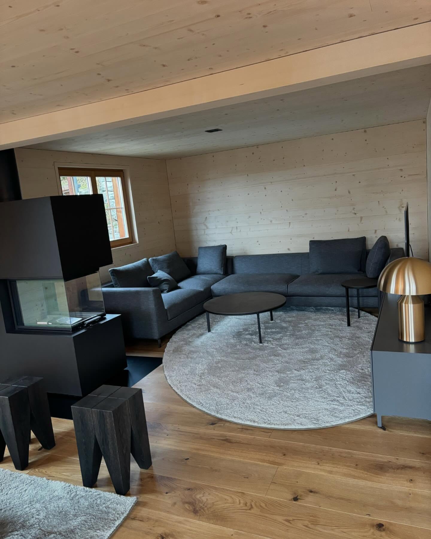 #juonag #hartmannarchitekten #merrychristmas #innenausbau #fichtenholz #eichenholz #sauna #treppe #treppenhaus #holzmöbel #arosa #beautyfull #ferienhaus #holz #holzliebe #schweiz #graubünden #schreiner