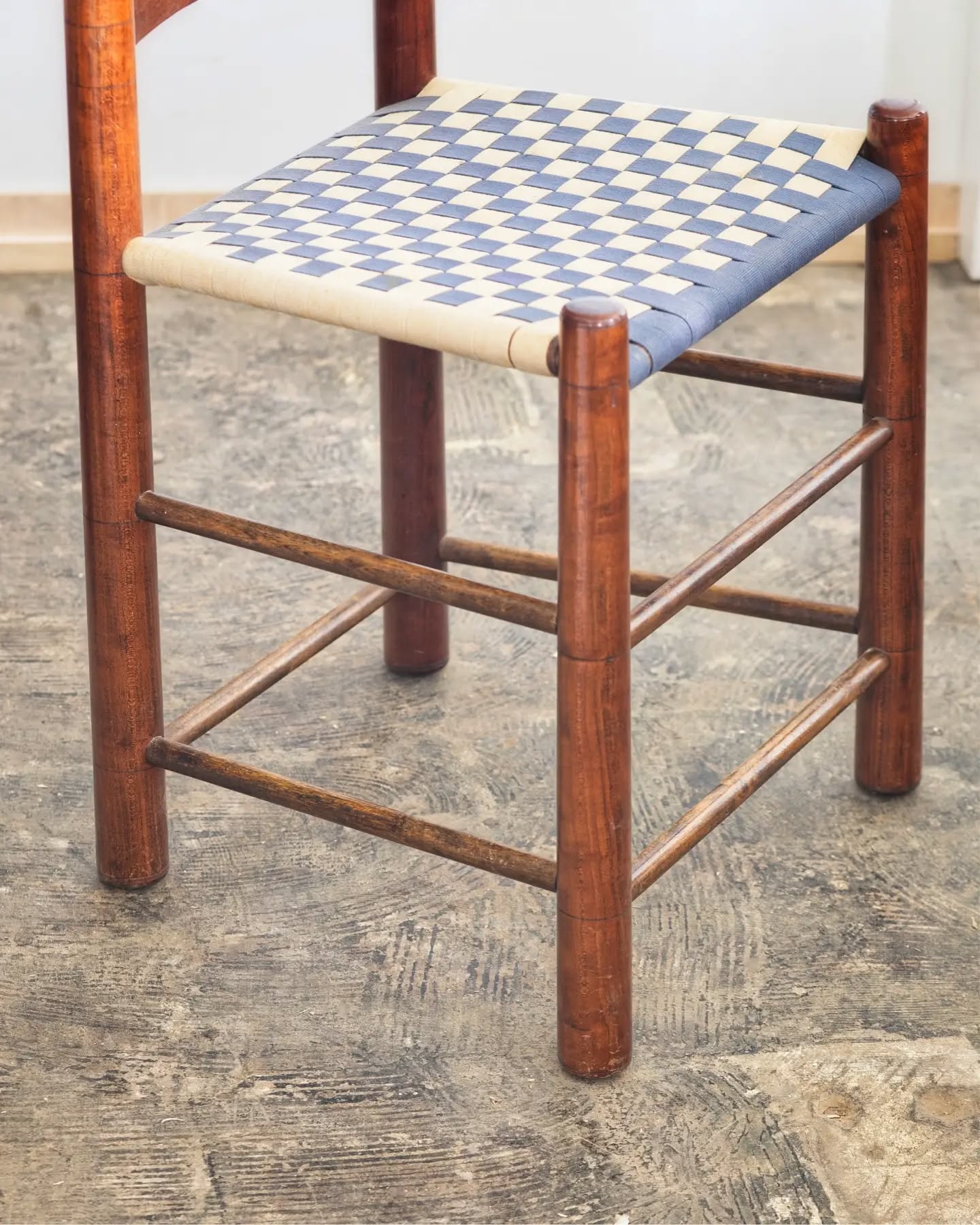 Forever undoing puppy chews. This time on the bottom right stretcher of a Shaker ladder back chair. Repaired, not replaced.
#furniturerestoration #furniturerestorer #shakerchair #dogchewrepair #restoredinbaltimore