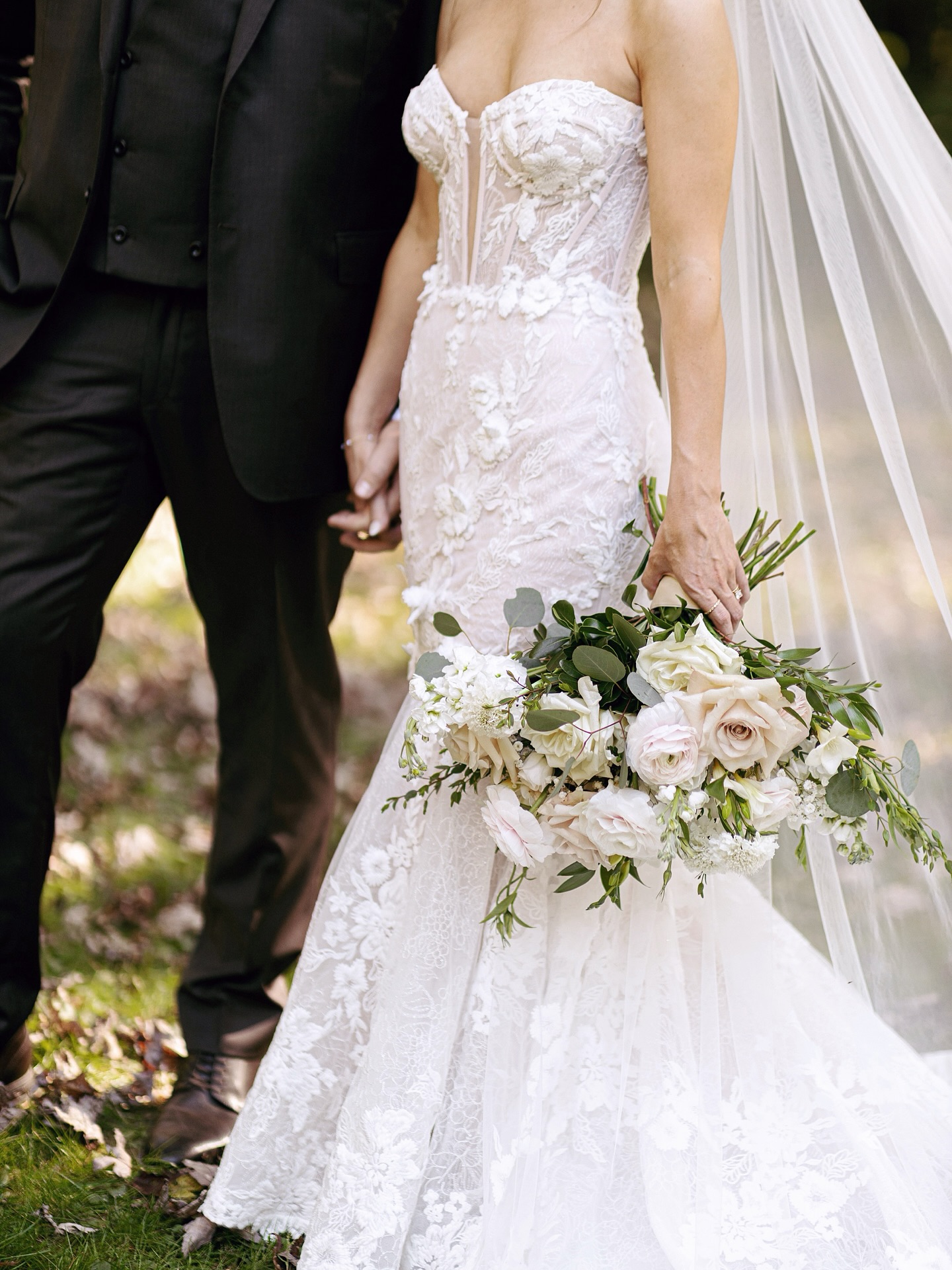 The softness of the veil, the quiet grip of a hand, the way the light wraps around everything ☀️
Just a friendly reminder that 2027 is booking and fairly quickly ! Email as soon as possible to avoid disappointment 🤍
So grateful to step into days like this, alongside other creatives. Second shot for @jessicaruxtonphotography ✨
📍 Windsor & Detroit Wedding Photographer
📩 2026 + 2027
.
#WindsorWeddingPhotographer #DetroitWeddingPhotographer #EditorialWedding #DocumentaryWeddingPhotography BrideDetails LuxuryWeddingPhotographer WindsorBride DetroitBride BlinkPhotographyWindsor