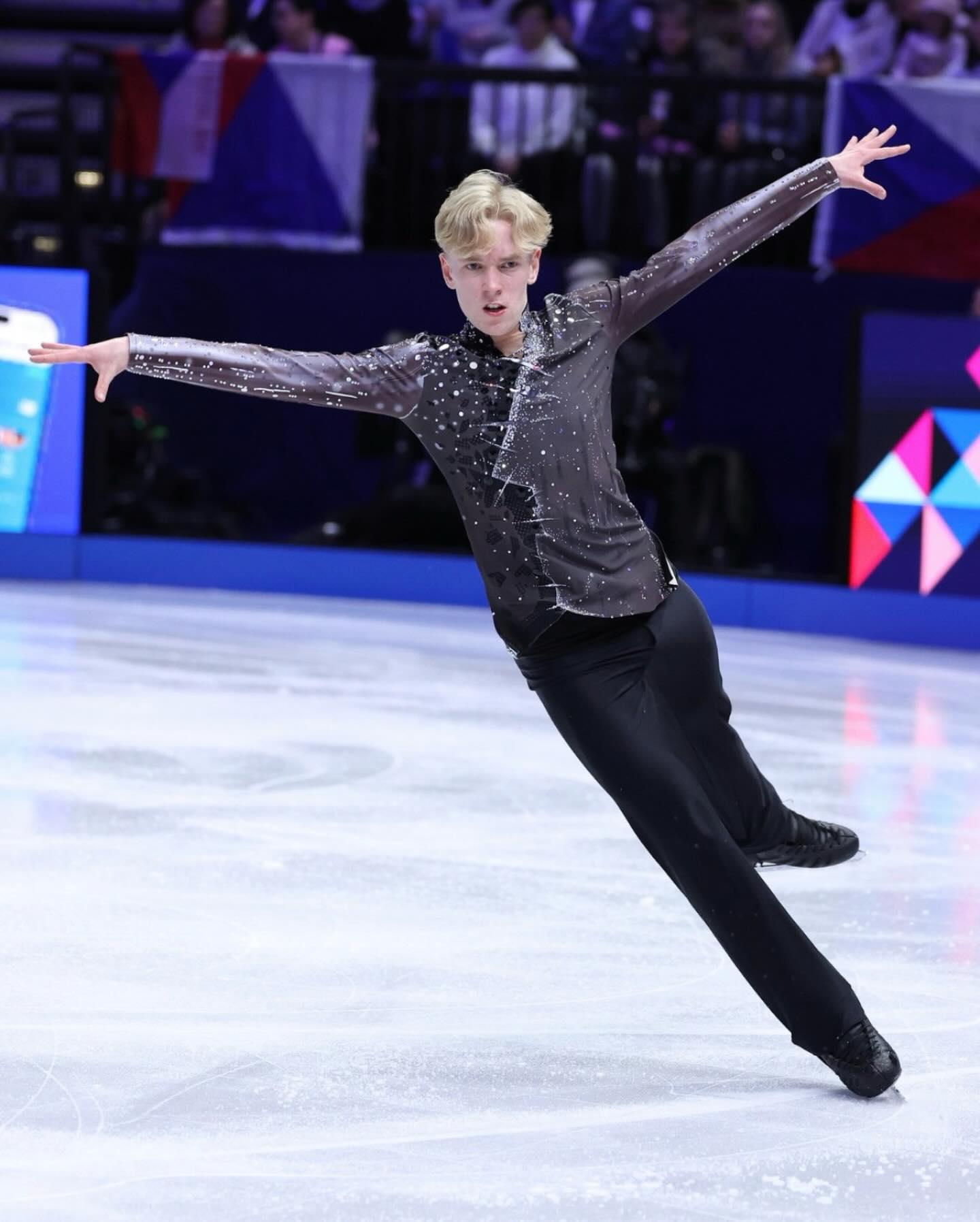 Vilken insats av Andreas med kvadruppelhopp på VM i Prag 🇸🇪💥
Ett STORT grattis till 17:e plats i världseliten av konståkare 🫶🏼✨
📸 @emjoeyes