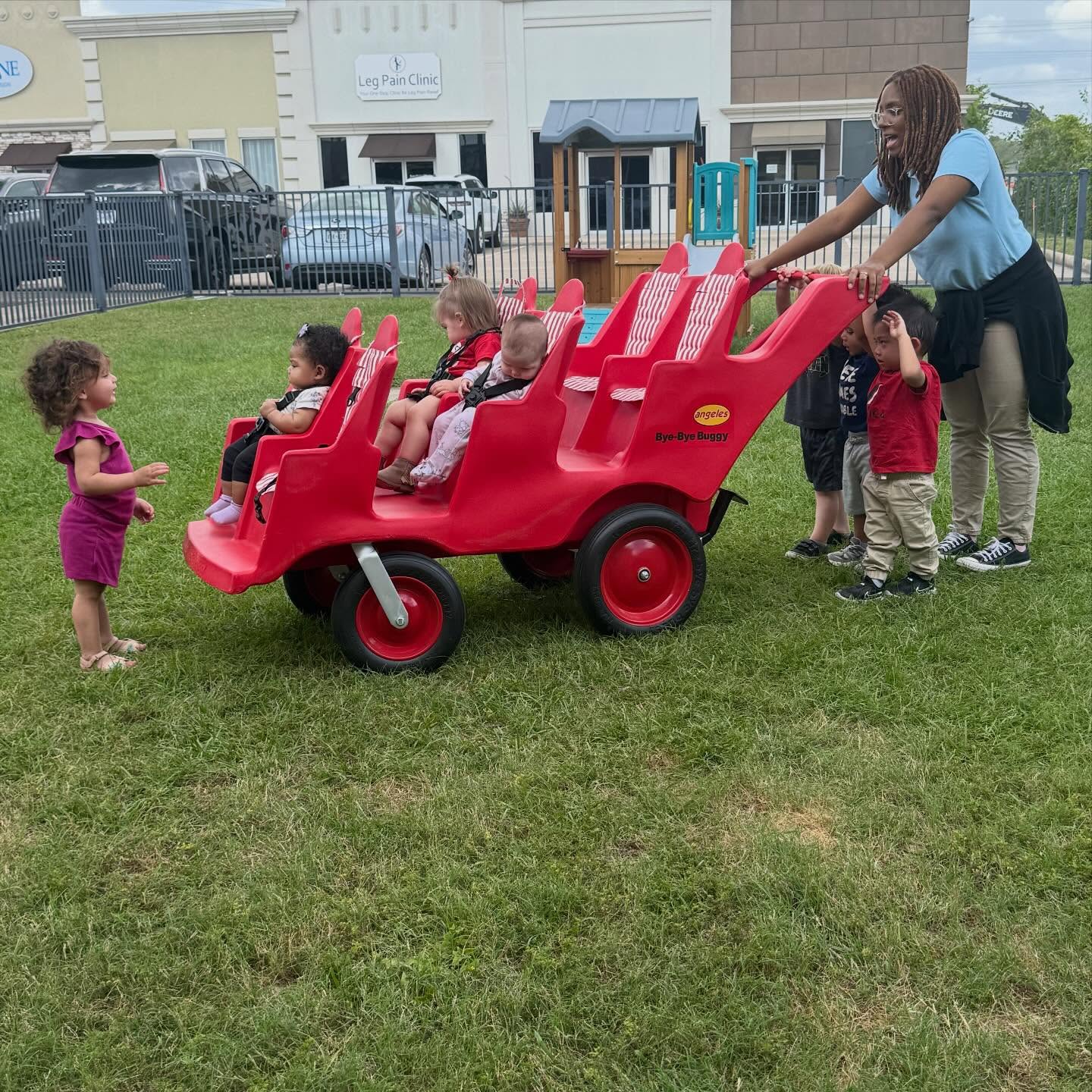 Moments like this matter 💛 learning teamwork, helping others, and working together in real time
#teamworkinaction #littlehelpers #learningthroughplay #buildingkindhearts #wonderbeeslearningacademy