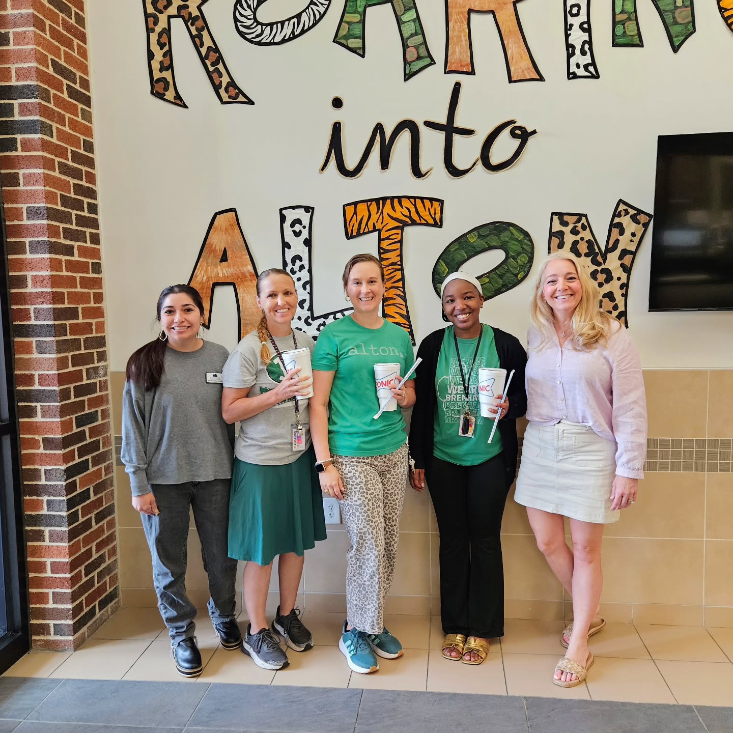 We loved stopping by Alton to treat some amazing teachers to Sonic drinks! 🥤💚
Supporting our educators is something we truly believe in, thank you for all you do to teach, guide, and inspire our kids every single day. We appreciate you more than words can say!
#schoolappreciation #BATCO #ThankYou