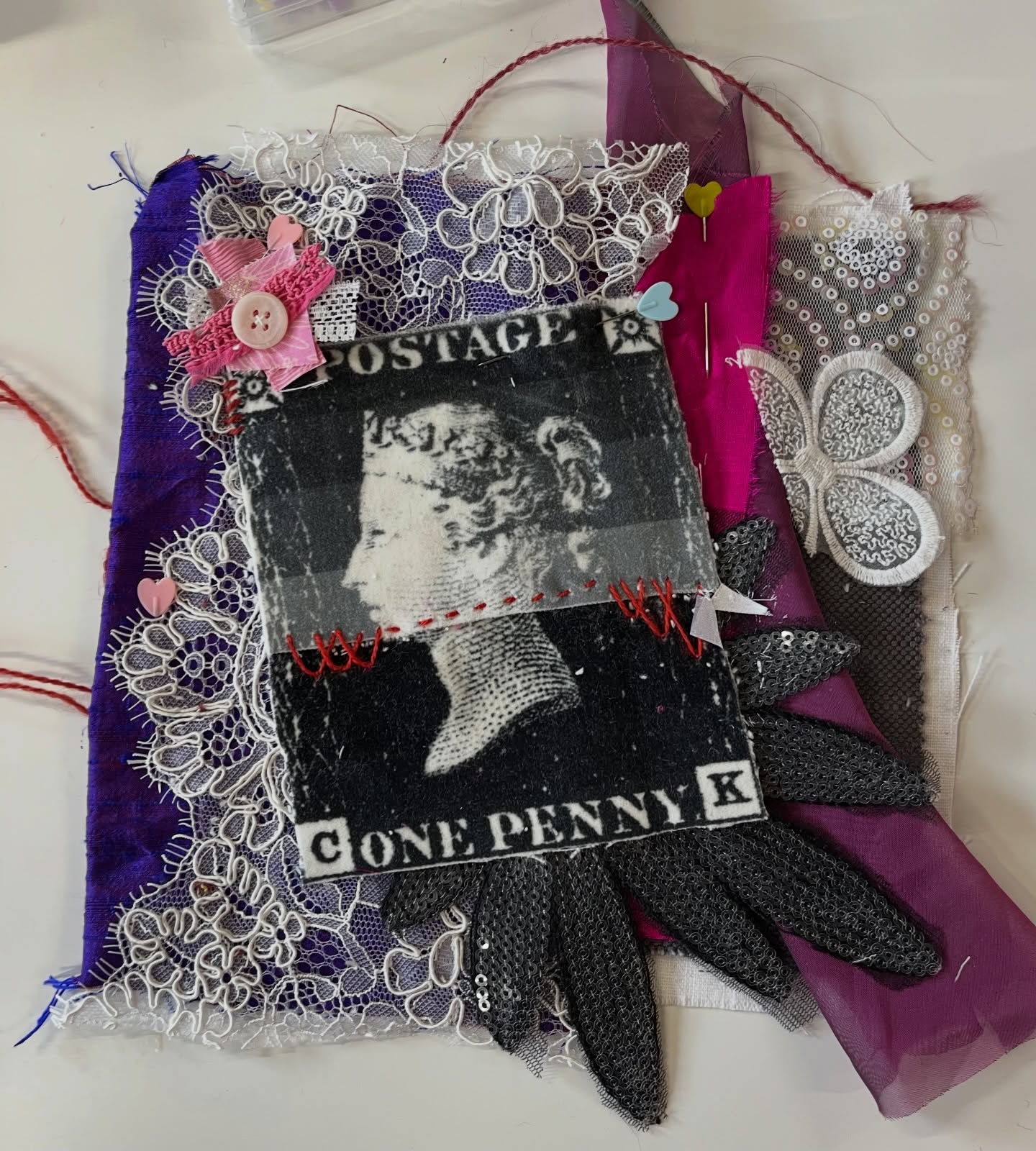 Beautiful work fron today's Easter Sunday workshop ❤️ Also, beautiful finished work brought back from other workshops ❤️
Inspiration comes full circle, thank you ladies for a lovely day xxx
#embroideryworkshop #mossley #applique