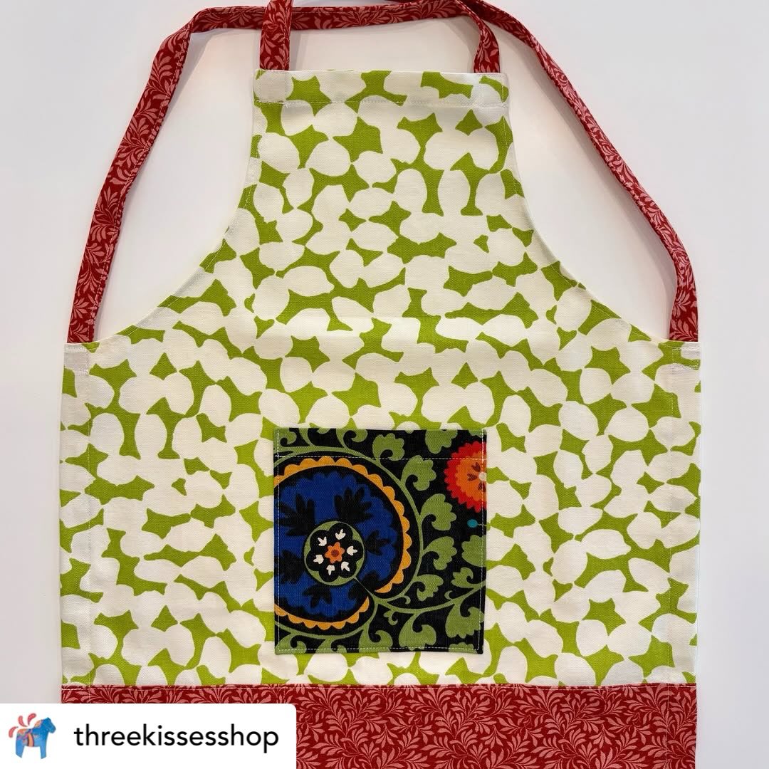 From @threekissesshop: I created several unique cross-strap aprons and added fun pockets! Adult medium and large as well as children’s sizes. Great gift idea for an Easter basket, Mother’s Day, and Father’s Day!
Please visit my Etsy shop (link in bio) to view them all. Thanks for looking! ❤️❤️❤️
