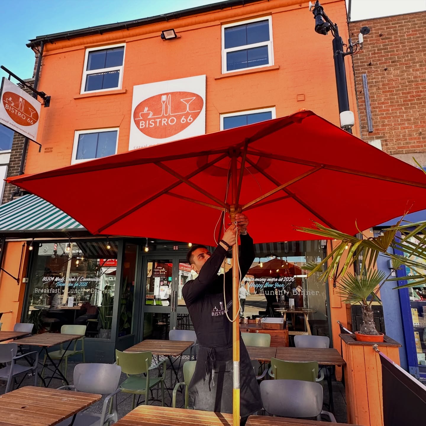 Spring has sprung, and we are so ready for it 🌼✨
Have you checked out our brand new parasols yet? Bringing a touch of laid-back Mediterranean charm right to the heart of Beeston 🌴✨
… see you outside? 🧡
#spring #mediterraneanrestaurant #summervibes