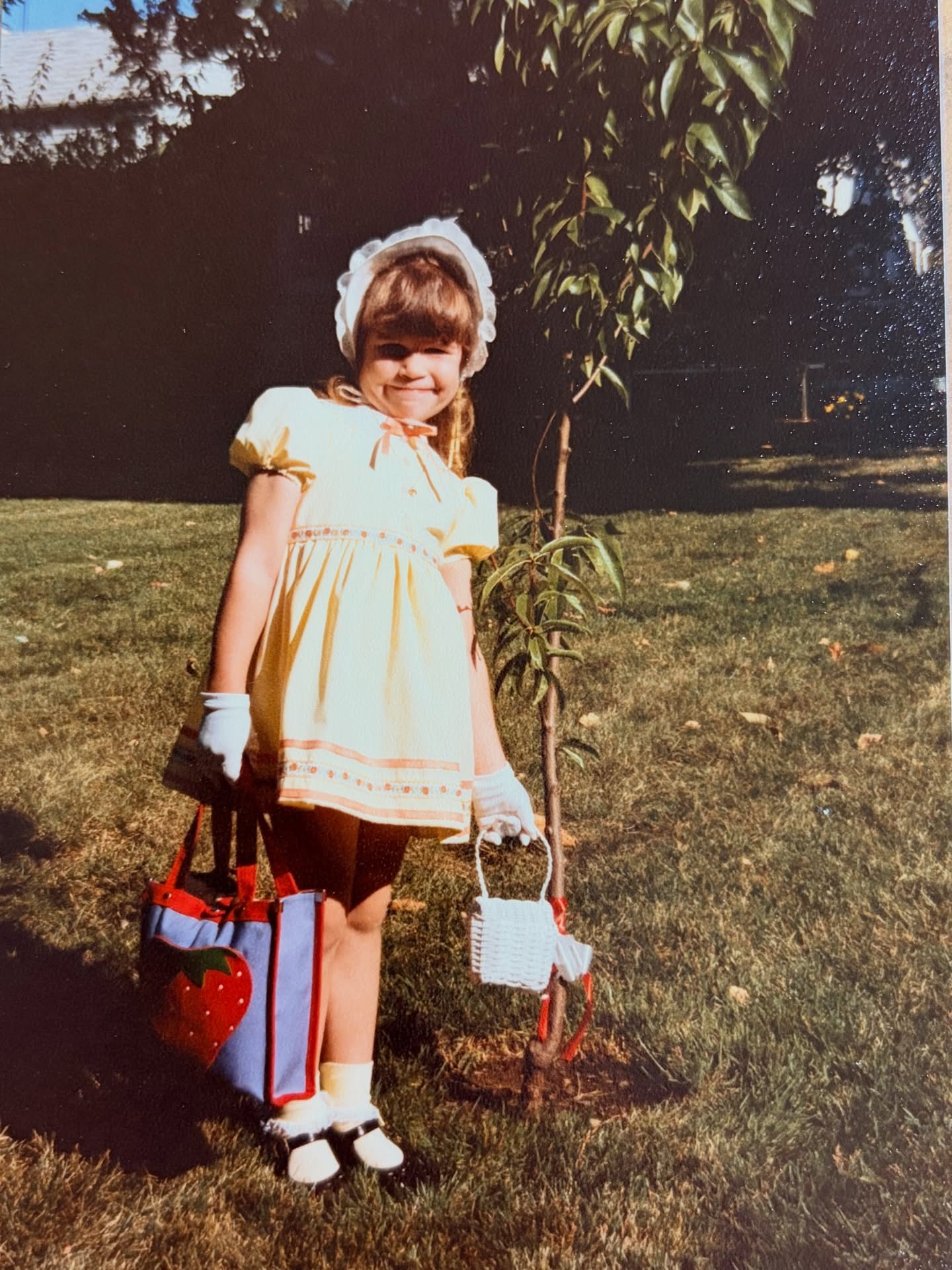 I was scrolling this morning and saw this meme and thought oh my goodness there’s a picture of me looking exactly like that! 😅😂😂 So had to share it. 🐣 The 80s Easter look was amazing, right?! 👏🏻🙌🏻
>>> Swipe to see me / the meme.
#80sstyle #80schild #80sbaby #easterdress #easterbonnet