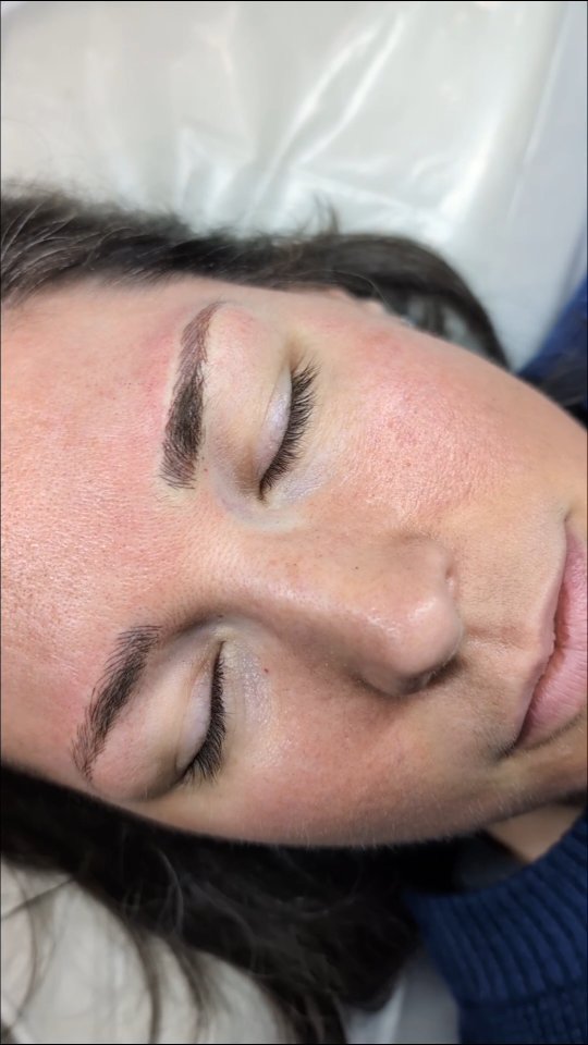 Beautiful new strokes ready for the summer heat ☀️⛱️
We went over previous faded work to create these fresh beauties 🖤
#barriepermanentmakeup
#barriepmu
#barriemicroblading
#barriepowderbrows
#barrienanobrows