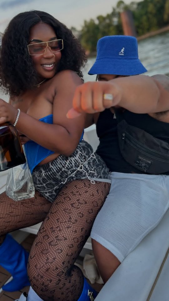 Feels like Spring is finally in 🌱he air & good times will be
fl🌼ating in! So call 5 of your best friends & book reserve this yacht for any occasion before it's too late! Go to www.deluxnightlufe.com right now! Link in bio!
🗓️ Dates available from April 20th thru Nov!
Chris Paul of Delux Nightlife team have come together with networking partners to give you access to 2 of the hottest yachts on the river!