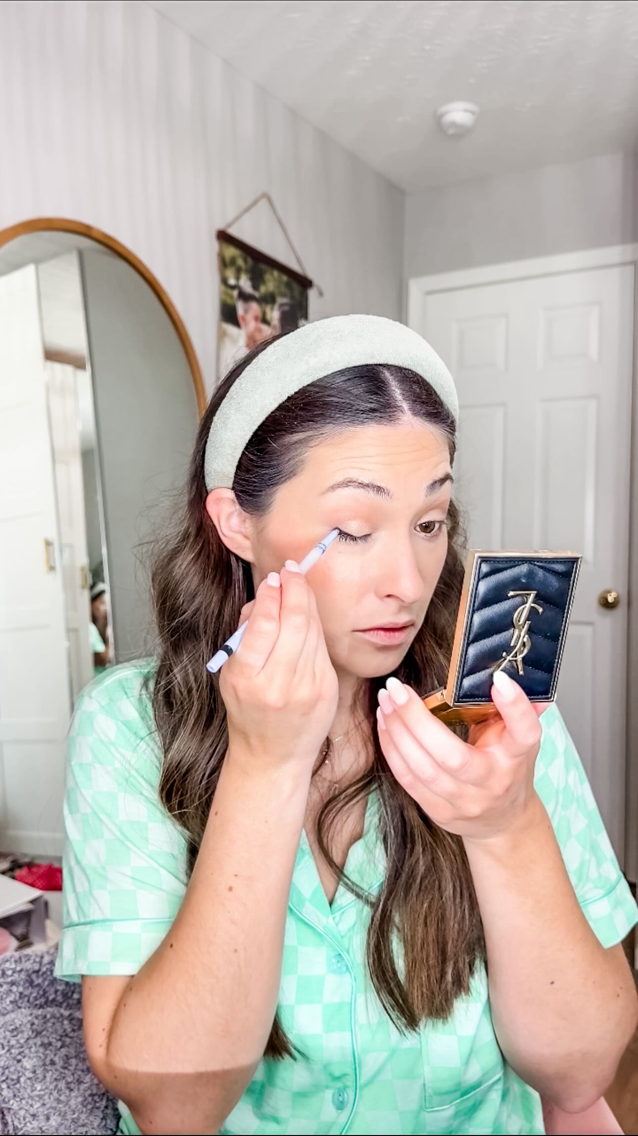 Sam doing the dishes in the background! Music to my ears … especially after my last story 🫶
#louisvillecreators #momsunder30 #homehealthnurse #travelnurselife #workingmomma