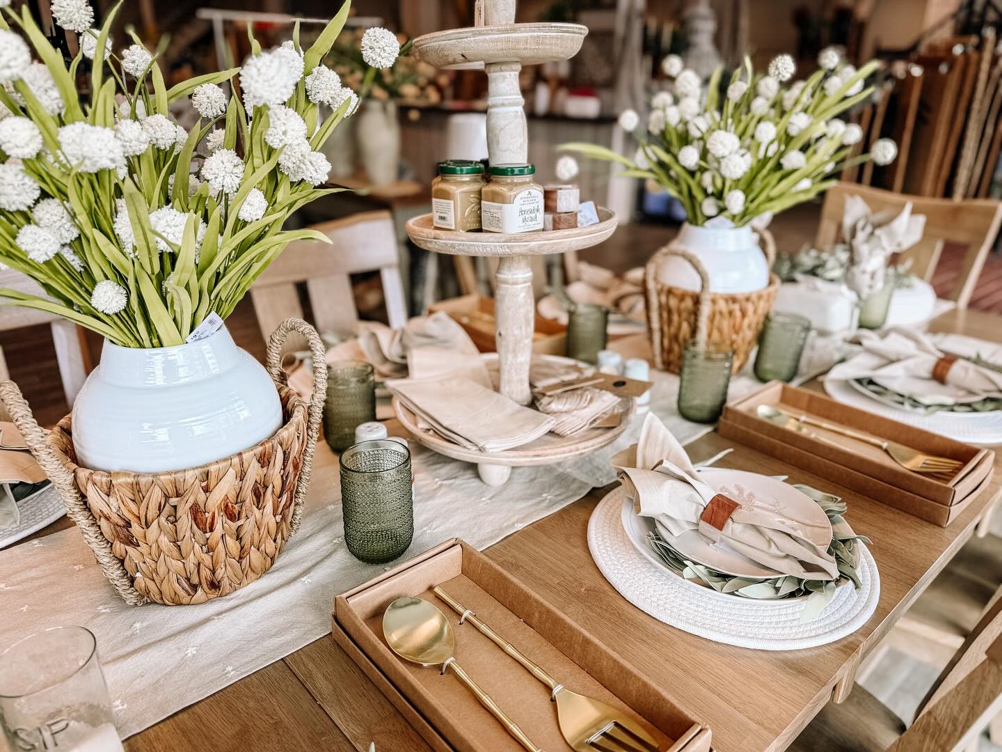 It’s a gorgeous Saturday to get out, shop local and enjoy our beautiful Downtown!
Open Saturday 10-5 and closed Sunday to celebrate Easter.