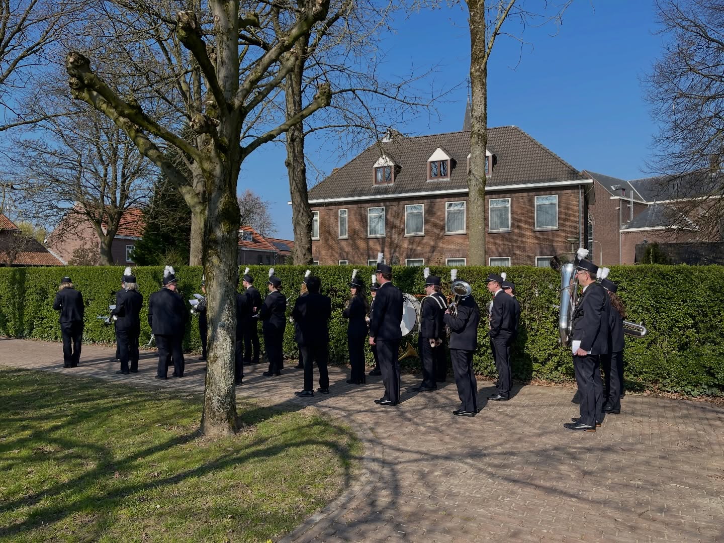 Afgelopen weekend hebben wij onszelf weer even in het zonnetje mogen zetten tijdens ons jaarlijkse Sint Joep feestweekend. Op vrijdag een super gezellige en muzikale quiz georganiseerd door de AC & op zondag een prachtige mis en een heerlijke brunch met de fanfare familie. Genoten! ๐ค