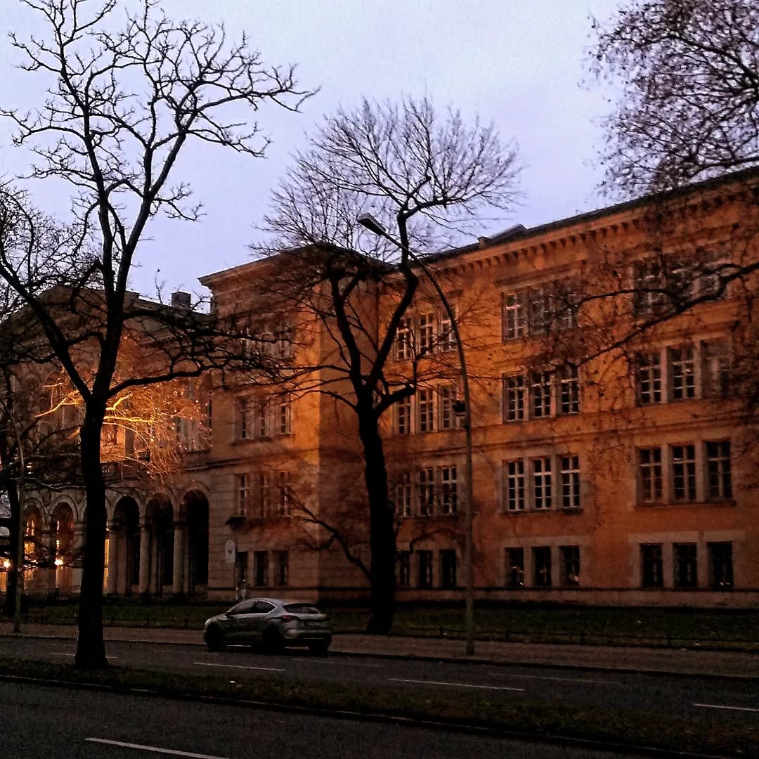 【今日のひと吹き】
Weber : Konzert Nr.1 f-moll
Bernstein : Sonata
Stravinsky : Three Pieces
Mozart : Konzert
Schumann : Fantasiestuecke op.73
#aoyamahidenao #clarinettist #berlin #osaka #wurlitzer