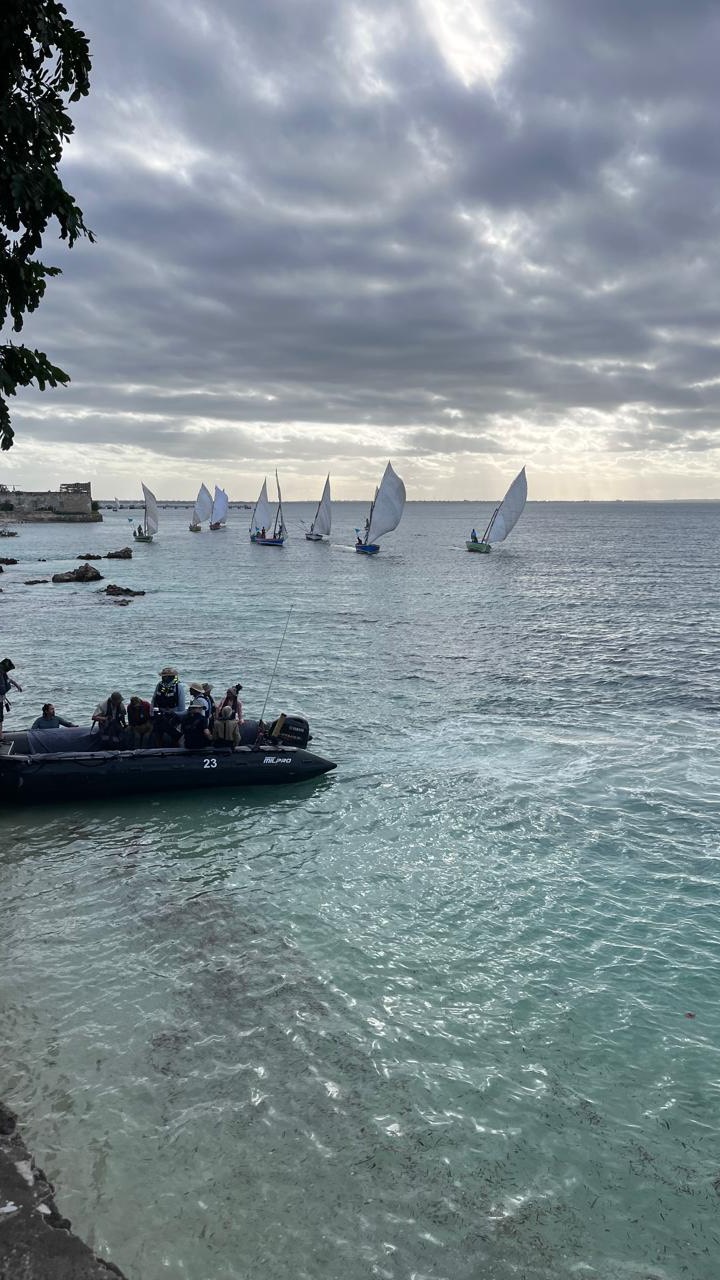 Esta foi a segunda visita do navio Silver Cloud Expedition. Foi um grande prazer oferecer os programas de excursões em terra para 200 passageiros. Recebemos muitos comentários positivos. Um dia maravilhoso.
