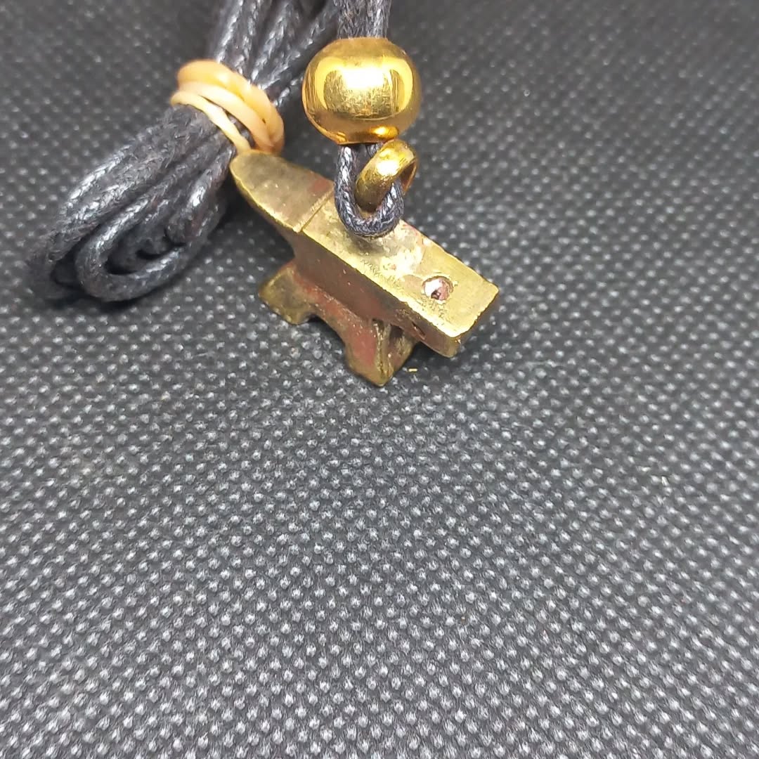 DIJE DE YUNKE
1 pieza disponible
12 gr de laton sólido
1.5 cm de alto por 3 cm de ancho.
PRECIO
100 pesos mexicanos más envio. Mande privado
#dije #dijes #joyeria #joyeriamexicana