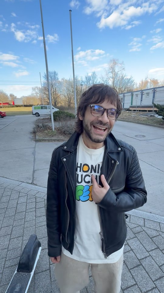 Liebe Eltern, wie bekommt ihr Euer Kind zum einschlafen?
#kinderlieder #honigkuchenpferde #einschlafen #familienzeit #kindermusik