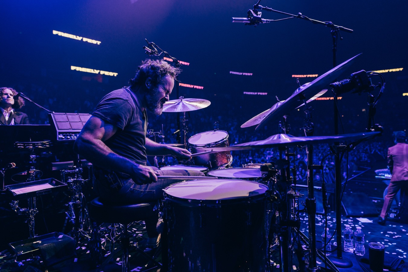 Artist Ronnie Vannucci at Bridgestone arena, Nashville TN. 📸 @chrisphelps.