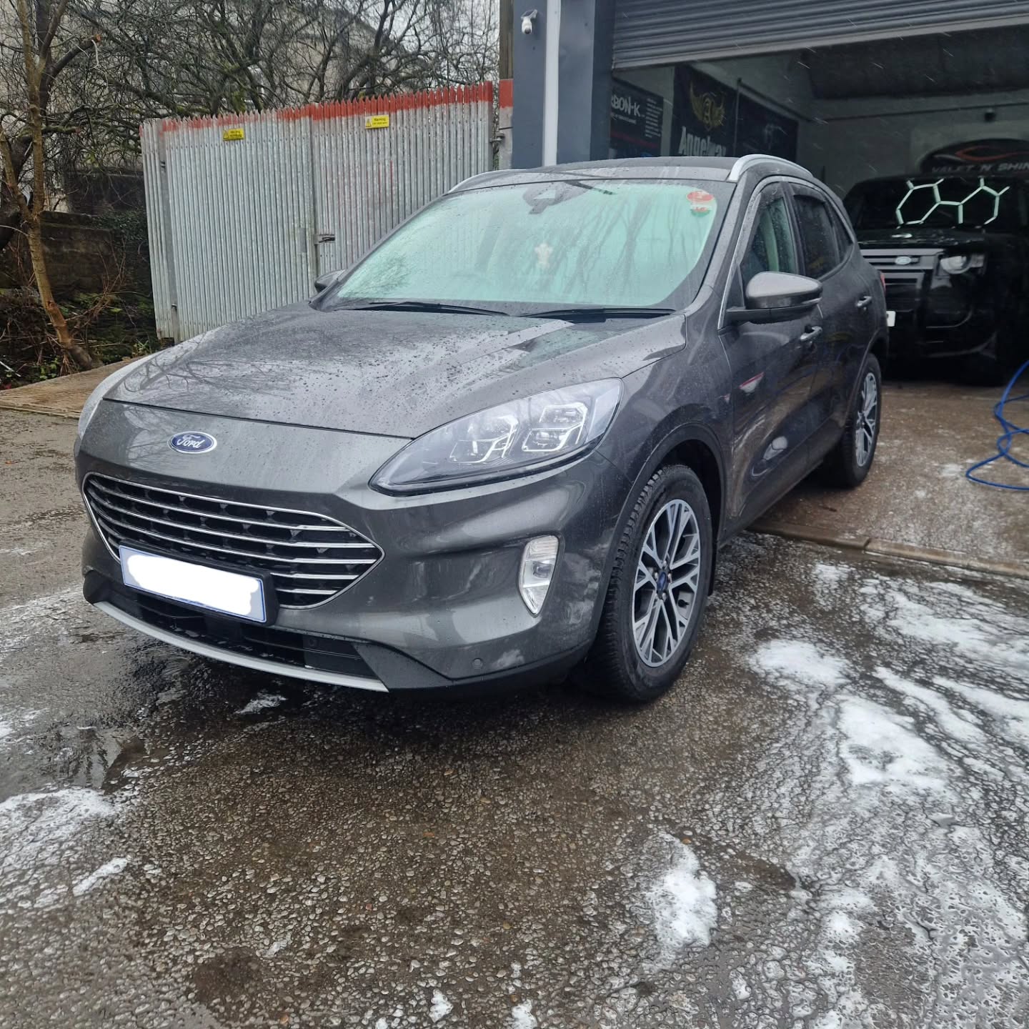 Paulโs Ford Kuga back in with us for its regular maintenance clean โ and this is exactly why our maintenance plan works ๐
This isnโt just a โquick washโโฆ this is professional upkeep using safe methods, controlled environment, and premium-grade products to keep vehicles looking showroom-ready all year round.
At Valet N Shine, we donโt cut corners โ we maintain standards.
โ๏ธ Safe wash process to minimise swirl marks
โ๏ธ Interior deep clean & reset to factory feel
โ๏ธ Protective ceramic-based sealant applied
โ๏ธ Finished to a high standard, every visit
โ๏ธ Maintained regularly to preserve value & condition
Consistency is what separates a clean carโฆ from a cared-for one.
Our maintenance customers donโt chase results โ they keep them.
๐ Unit-based, all-weather service
๐
Booking only โ limited slots available
๐ณ Card payments accepted
If you want your vehicle kept at this level all year round, our maintenance plan is the way forward.
๐ฉ Message us to get booked in
#ValetNShine #MaintenanceDetailing #DetailingLife #CarCareUK #FordKuga RegularMaintenance CleanCarClub CeramicProtection SafeWash DetailersOfFacebook SouthWalesDetailing ShowroomFinish