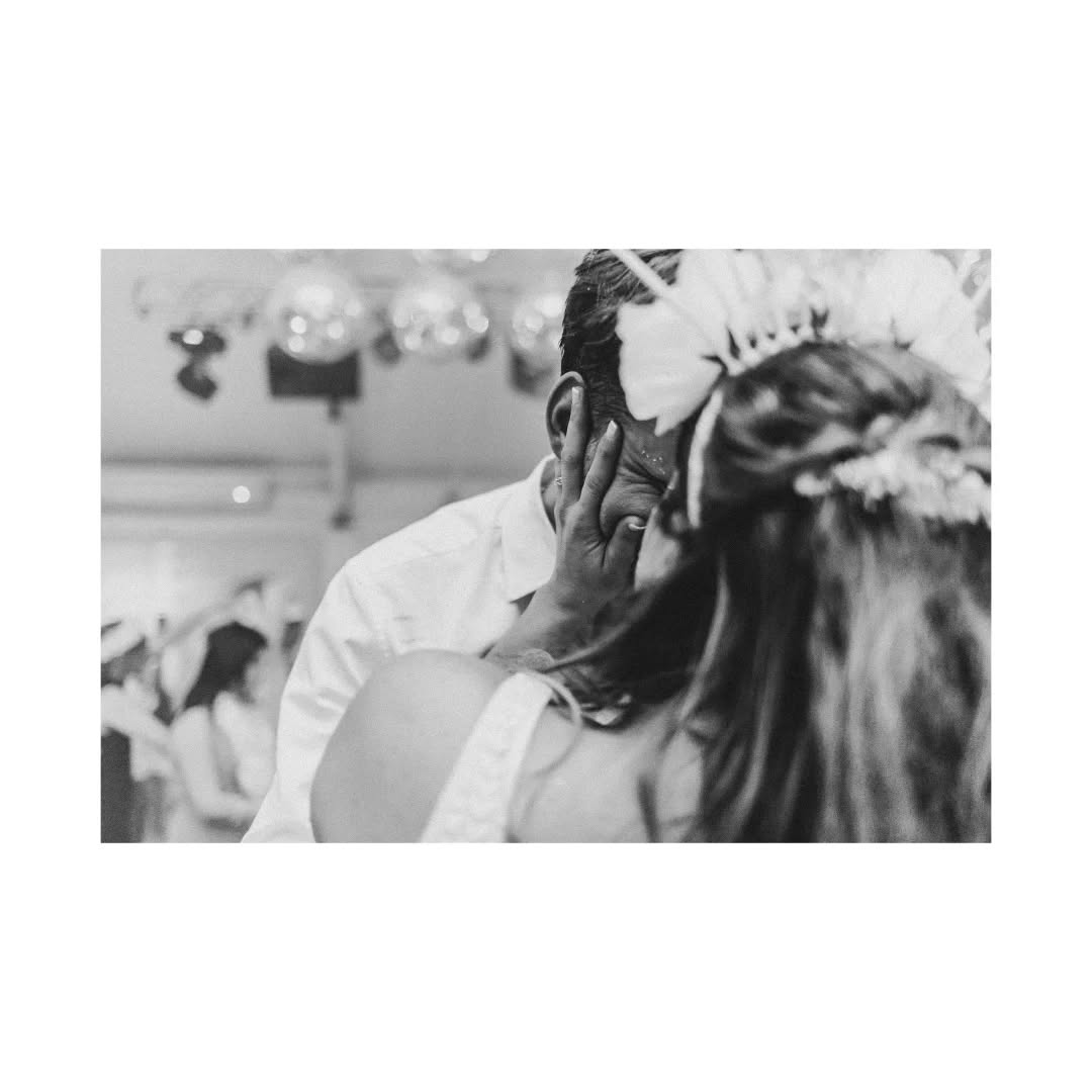 Agus & Lucas
17.11.24
@agustinafoch @lucasfonte1
@beniciaambientaciones
@arpilarweddings
@lascortaderas.eventos
@bardeeventos
@maxiherreradj
@enjoyglitterok
@tuceremonia
@bymarinasuarez