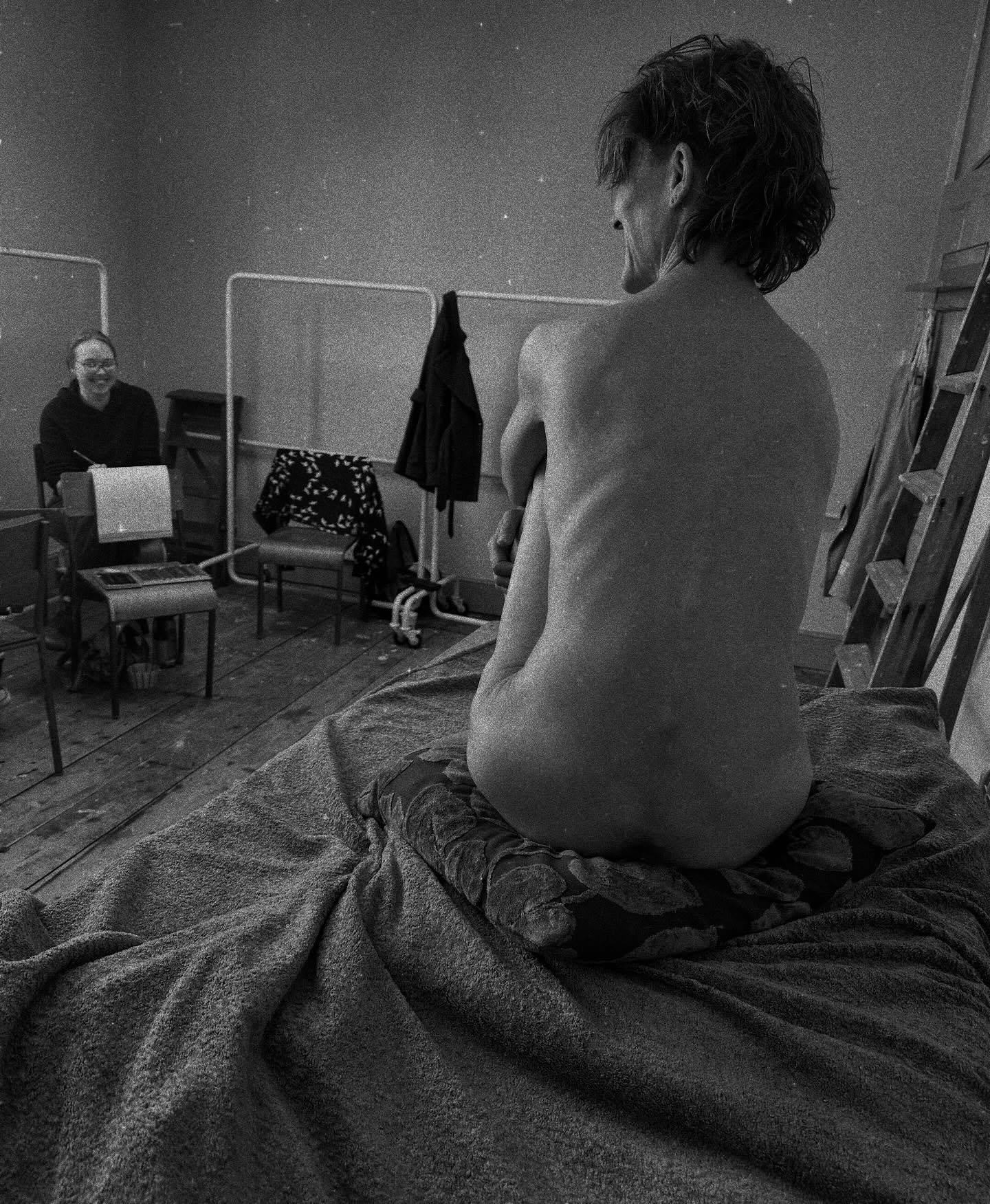 A wonderful morning for the circle drawing the heavenly life model @queenierachelqueenie As Queenie is off on a few adventures our Tuesday drawing sessions will be a mixed affair, from still life to life drawing to film projections. A newsletter will follow with more information and April events. We will be closed from next Wednesday til after Easter for a little rest 🥚