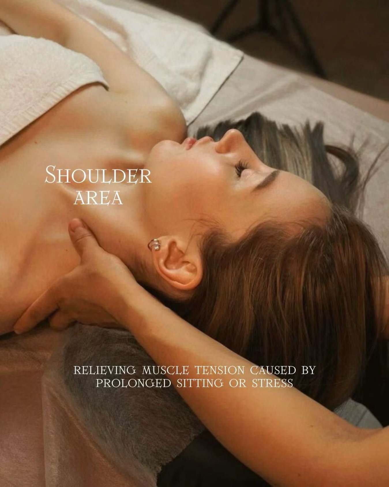 Relieving muscle tension caused by prolonged sitting or stress.
Our focused shoulder massage helps release built-up tightness, ease discomfort, and restore a sense of lightness to the body.
Luxury home massage in Dubai, designed for true relaxation.
#DubaiMassage #HomeMassageDubai #ShoulderMassage #LuxuryWellness #StellarTouchHomeSpa