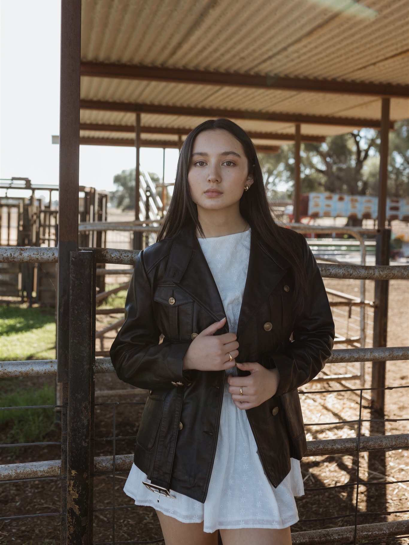 There’s something about good leather… it tells a story before you even touch it.
Every piece from Leather Club Australia is designed by Imran himself, with a real focus on craftsmanship, detail and longevity. These aren’t just bags or boots you replace next season… they’re pieces you carry through life, that wear in, not out.
What I loved most about this shoot was seeing the care behind it all. The stitching, the textures, the weight of the leather… and the ability to customise with so many colour options so it actually feels like yours.
Proud to support a local business that puts this much heart into what they create.
A big thank you to Angela for modelling so effortlessly, and to the Armstrong family for letting us use their beautiful property. It couldn’t have been a more perfect setting for this story.
If you’ve been looking for something timeless, this is it.