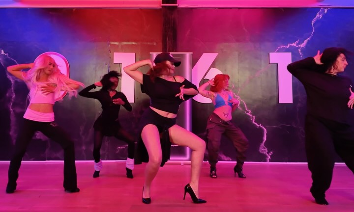 SAVVY THURSDAYS
Intermediate Heels 👠
8pm - 9:15pm
EVERY WEEK 📍
🎶 @badgalriri
📹: @wecreated__
🧠: @_savannadarnell
LINK IN BIO TO BOOK SAVVY HEELS CLASS 🔗
#SavvyHeels #Savvy #HeelsClasses #HeelsDance Mancheste