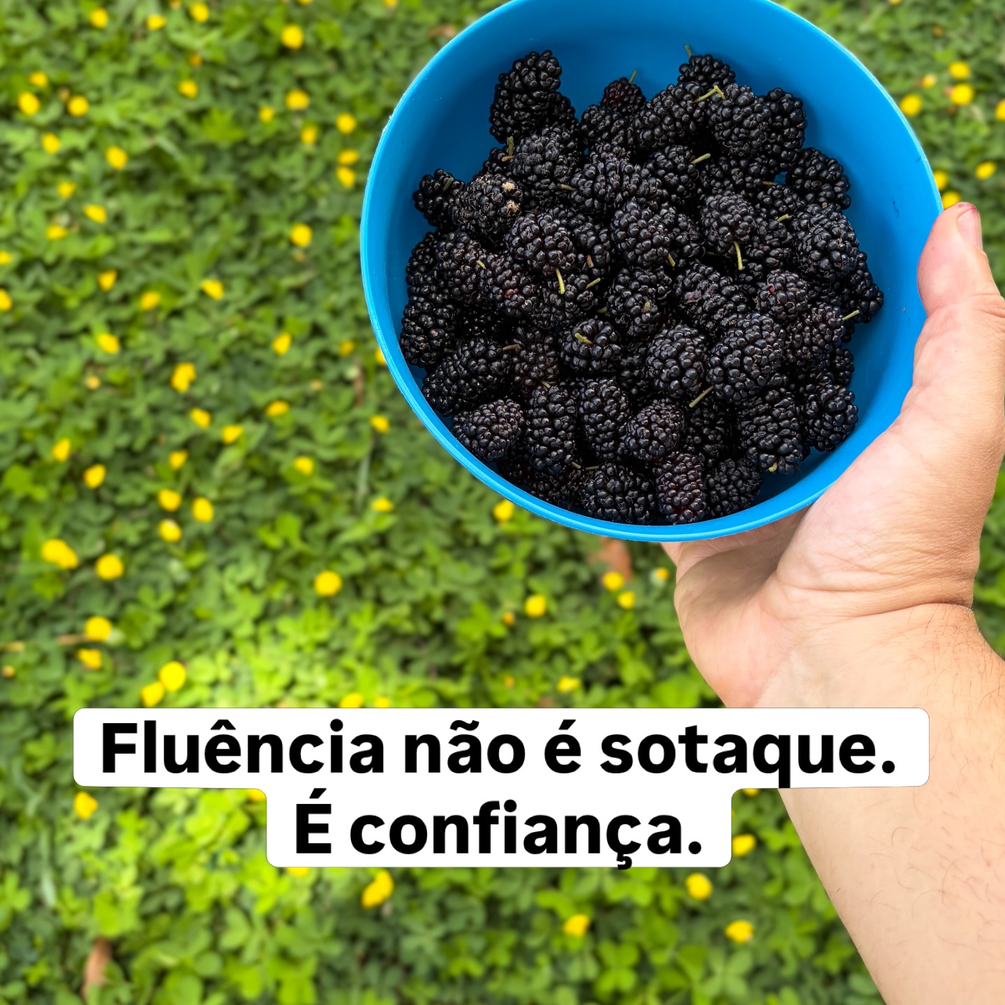 A gente passa anos tentando soar como nativo e esquece que o objetivo nunca foi esse. E você, concorda?
