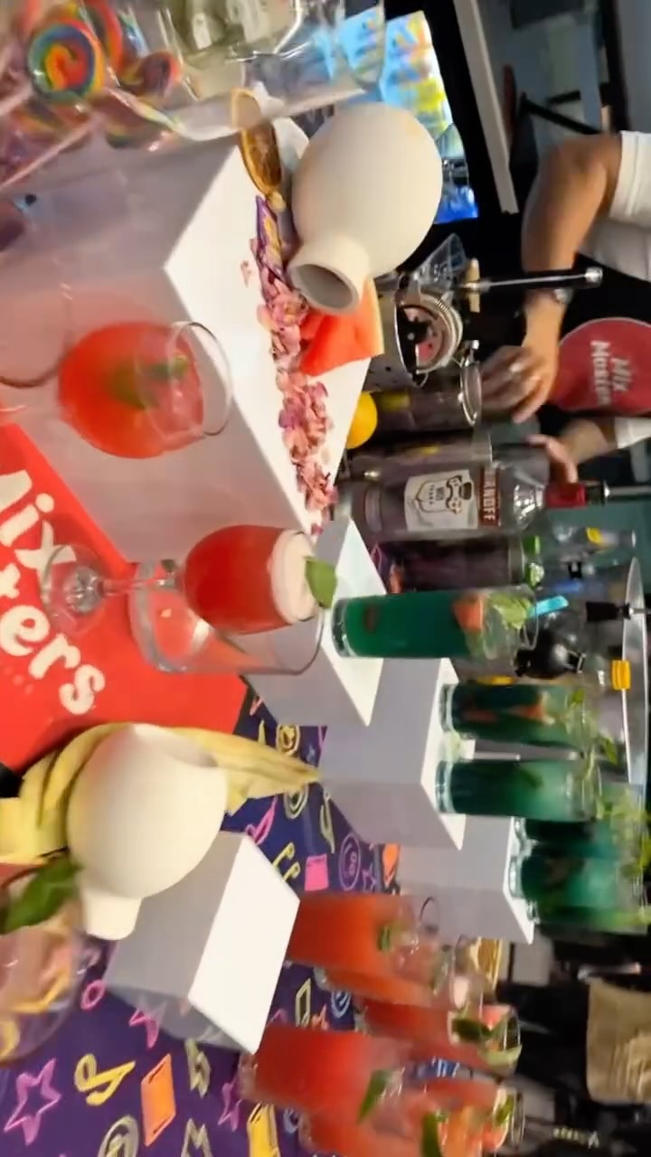 When the corporate client asks for a watermelon cocktail, Mix Masters understands the assignment 🍉 ☺️
•
•
•
#sydney #sydneyparties #bartending #barlife #barhumor #cocktails #party