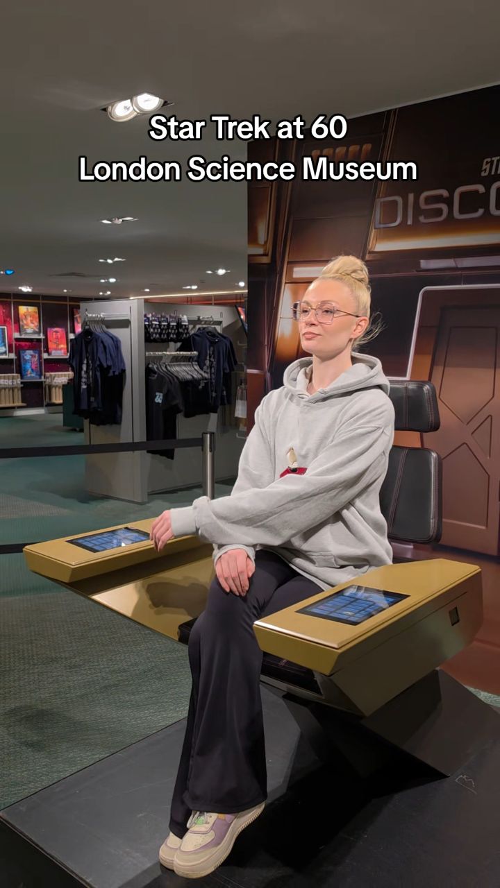 Me and @positivelygeekyig went back to the @sciencemuseum the day after the event to catch everything we missed.
I did also do some really close up detail videos for my cosplayers out there that want to see costume details 😊 let me know if you want to see those videos!
#startrek @startrek @nerdoutparamount