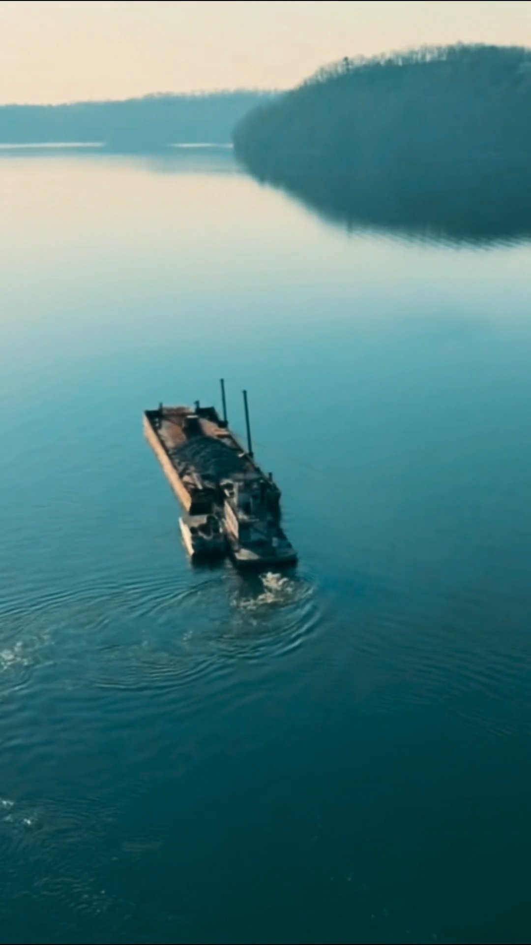 R O C K M A S T E R S ! We can help you master your shoreline! #wewillrockyou
#riprap #monday #motivation