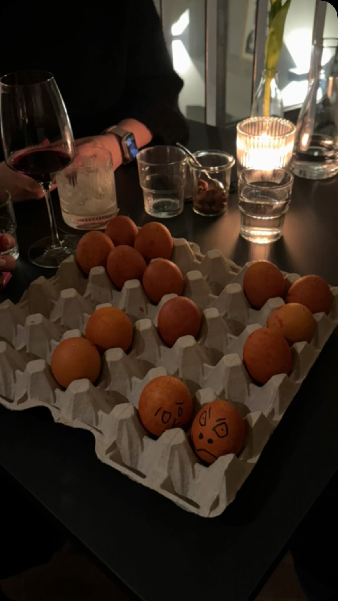 1. Galerie-Eiertütschete
Mari ist unser Champion 2026. Funfact: sie hat die Siegerprämie in eine Lokalrunde umgewandelt 😍