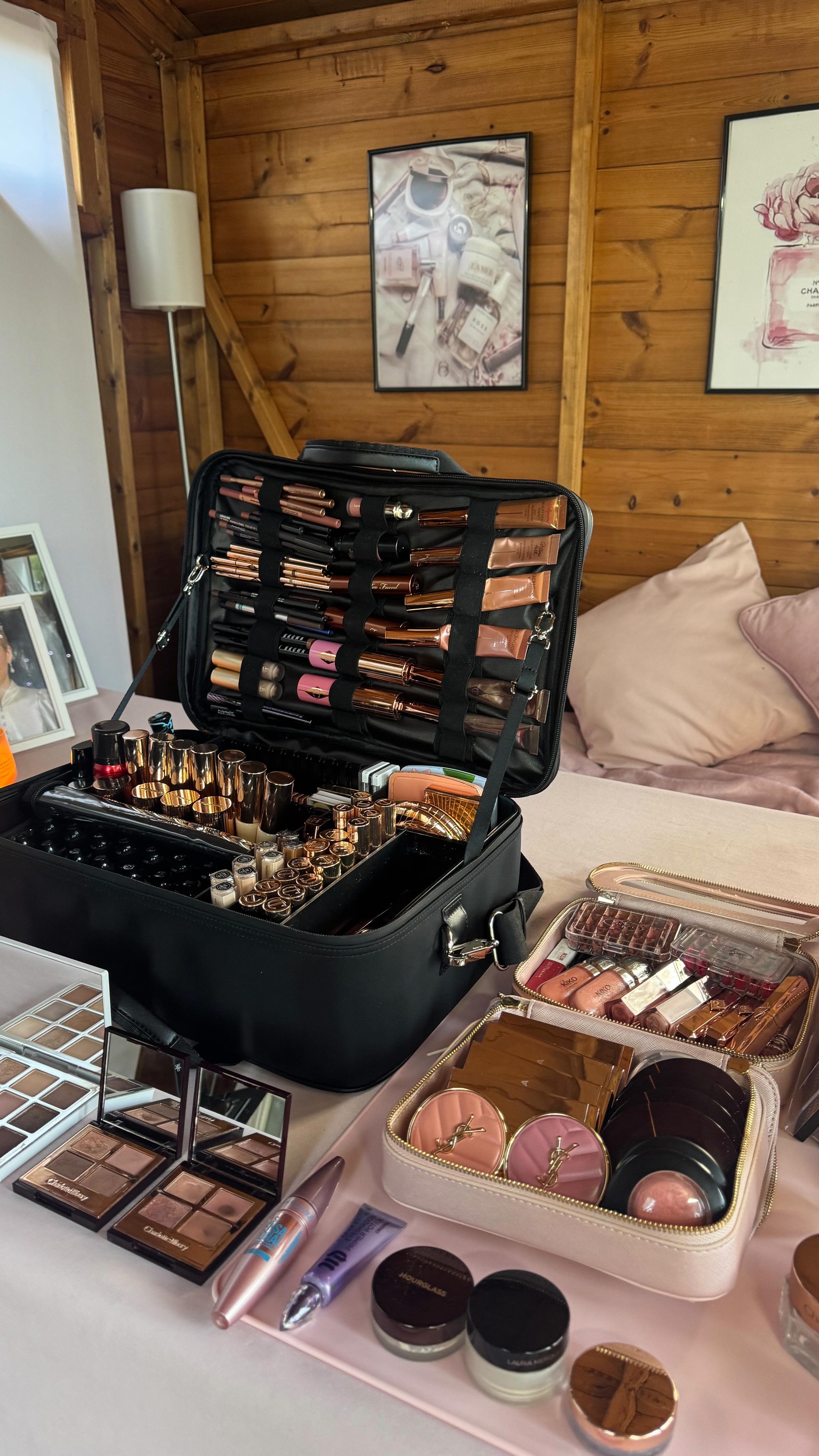 When you build your dream pro makeup kit 🥹💭💘🫶🏻✨
I took so much time curating and building this kit over the last couple of months, between wedding seasons (& years overall, of collecting, trying & testing products) being very choosy about what makes the cut, and only carrying with me what I consider to be the absolute best of the best products 🏆
I had worked with the same bag, set up and process for a long time, I felt it was time for a whole refresh and re do, before this year really kicked off 💕
I’ve always put so much time, effort and care into my pro makeup kit, but I really truly feel like I’ve finally built the kit I’ve always dreamt of having.
Me + my kit against the world in 2026 🤩🤝🏼🫶🏻
Kit bag @etoile @etoile.pro
