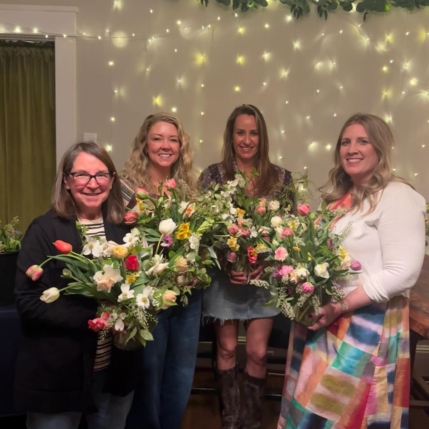 Who knew Wednesday night could be so fun?! My new girlfriends and I had a blast @illuminationwines creating, connecting and soaking up tons of spring’s beauty. If you missed it we’re hosting three more classes over the season and will post the ticket link for the next one soon. So stay tuned!
Thank you ladies for making last night so much fun! 💐