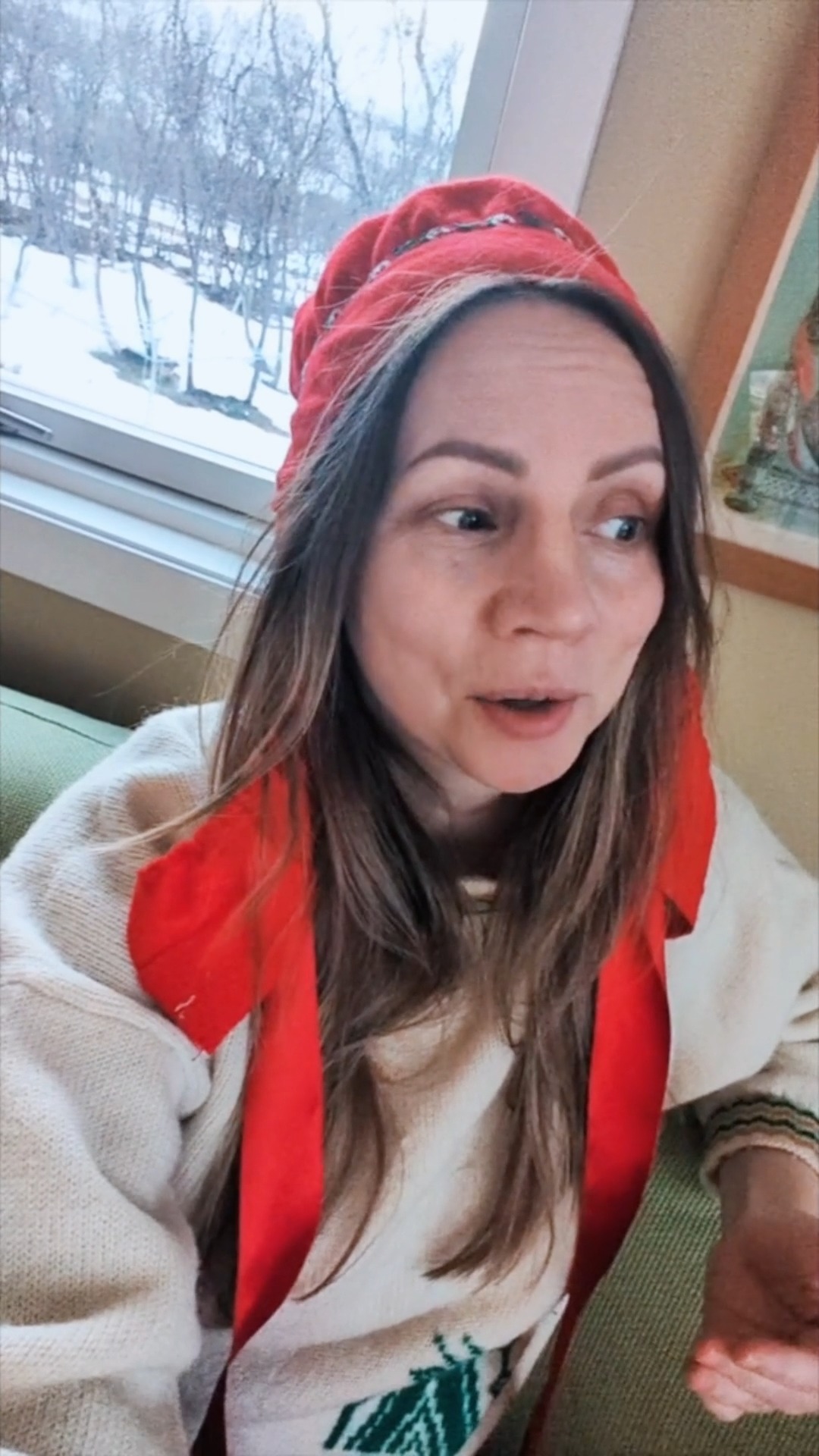 The gákti is one of the few things that survived colonization! 💛💙💛💛👗 Sámi people would never wear a gákti from any other area then their home-town. People don't like it. If I wore a gákti from my neighbouring town or any other area, the gákti wouldn't actually do its job as a gákti... There are exceptions.
#sápmi #gàkti