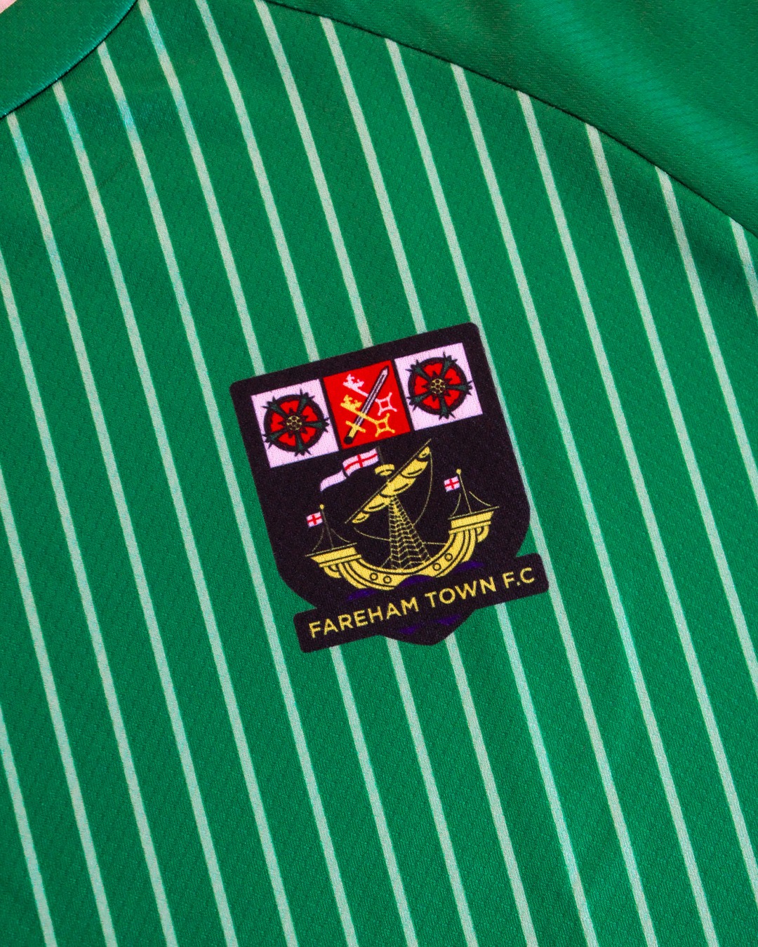 New look. Same command between the sticks. 🧤
Introducing the brand new green goalkeeper kit for Fareham Town — built to stand out, designed to perform. From crucial saves to confident distribution.
#VersaSportswear #GoalkeeperKit #FarehamTown #FootballKit