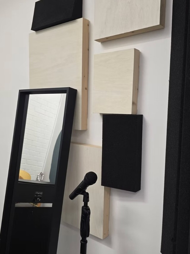 Youâve spent years perfecting your email tone.
Time to work on your vocal tone!
Here's your friendly nudge, 3 lesson spots have opened tomorrow + a couple more on Friday đ¤
Book Now via our link
#VocalTone #MicDrop #VoiceLessons #CommunicationSkills #PersonalGrowth #ConfidenceBuilding #LearnToSing #VocalTraining