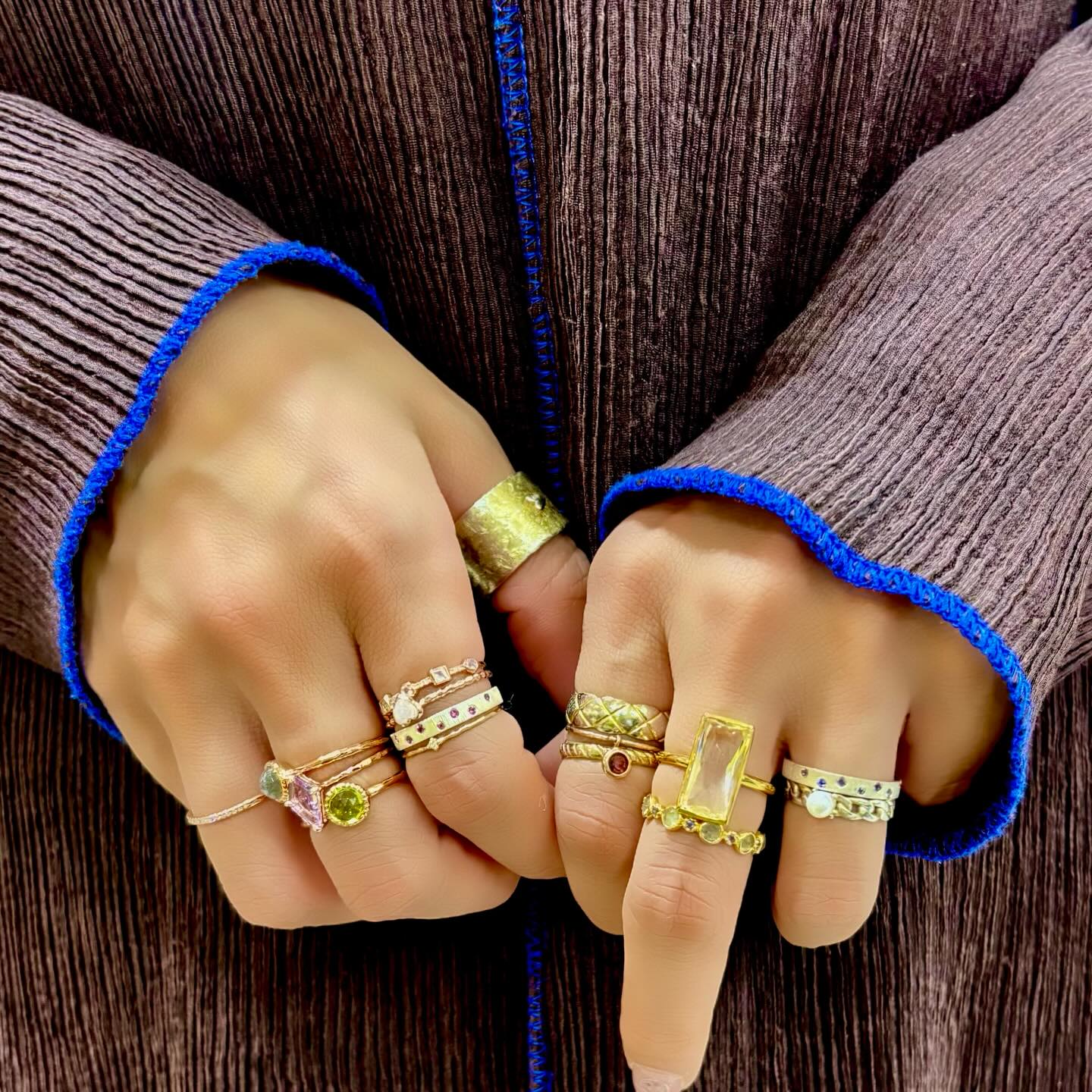 🌷🌷名古屋POPUPSHOP 🌷🌷
【名古屋】4/1-4/7名古屋高島屋
1階ジュエリー売り場
—————————————
名古屋1週間✨始まりました
桜満開の季節は今年は名古屋で
過ごします🌸
皆様に会えるの楽しみです。
元気に楽しくなる
アクセサリー見つけてね。
皆様のご来店お待ちしてます🫶
早速お気に入り見つけて頂き
ありがとうございます。
昨日のお昼は味噌カツカレー🍛笑
名古屋飯教えて🍚くれたら
嬉しいです。
#名古屋高島屋