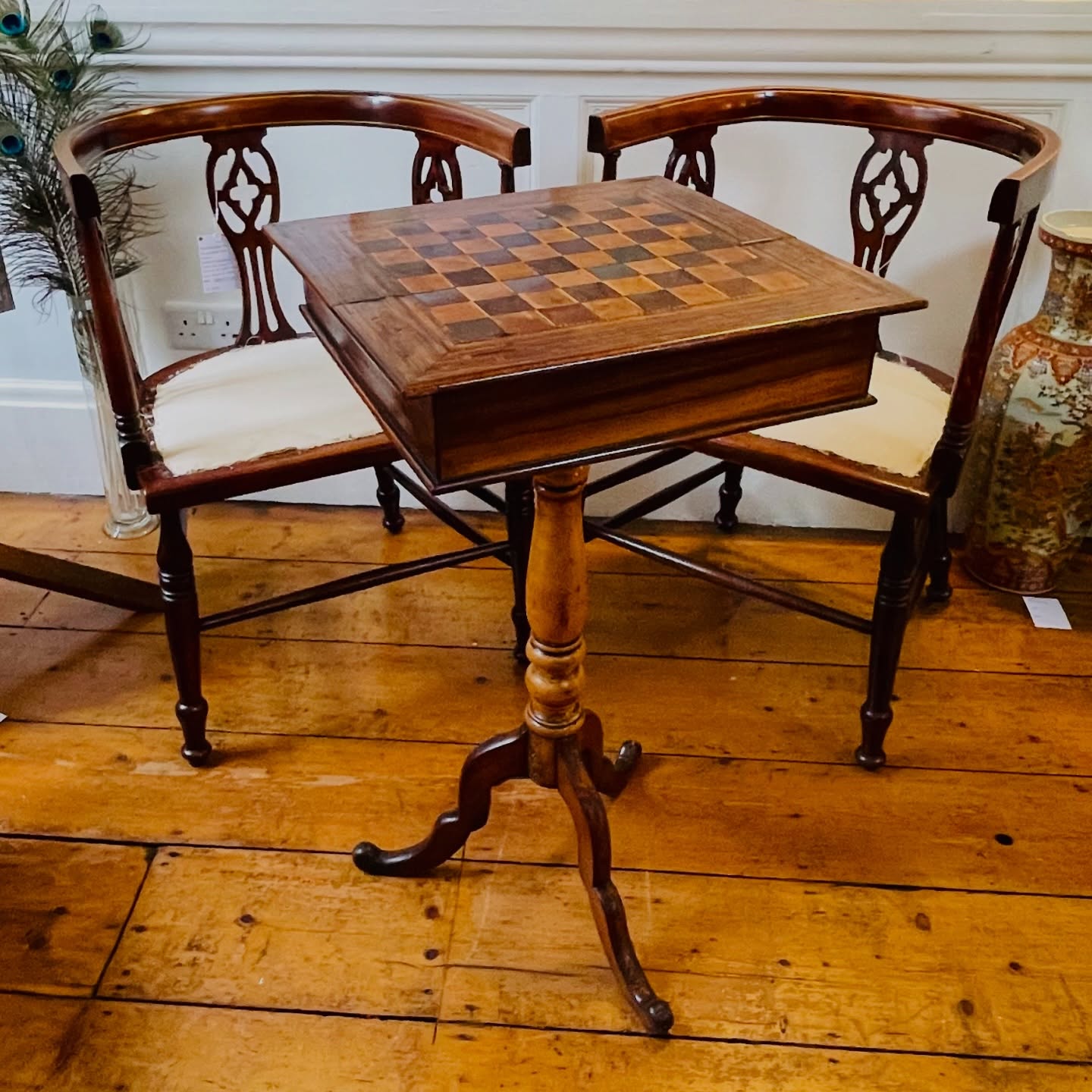 Finishing touches…..just add your preferred seat fabric and your favourite chess set……
#chess #antiques #greatbritishrevivals #seating