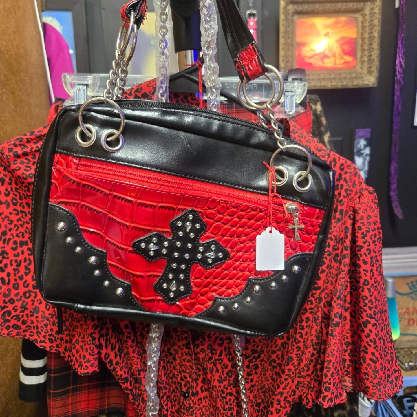 Retro fits for your unusual moods... @modtikimarket @benningtons_antique_center @peeping_tomb @oneroundjack @hottopic @scoobydoo @nottodaysatan.nts