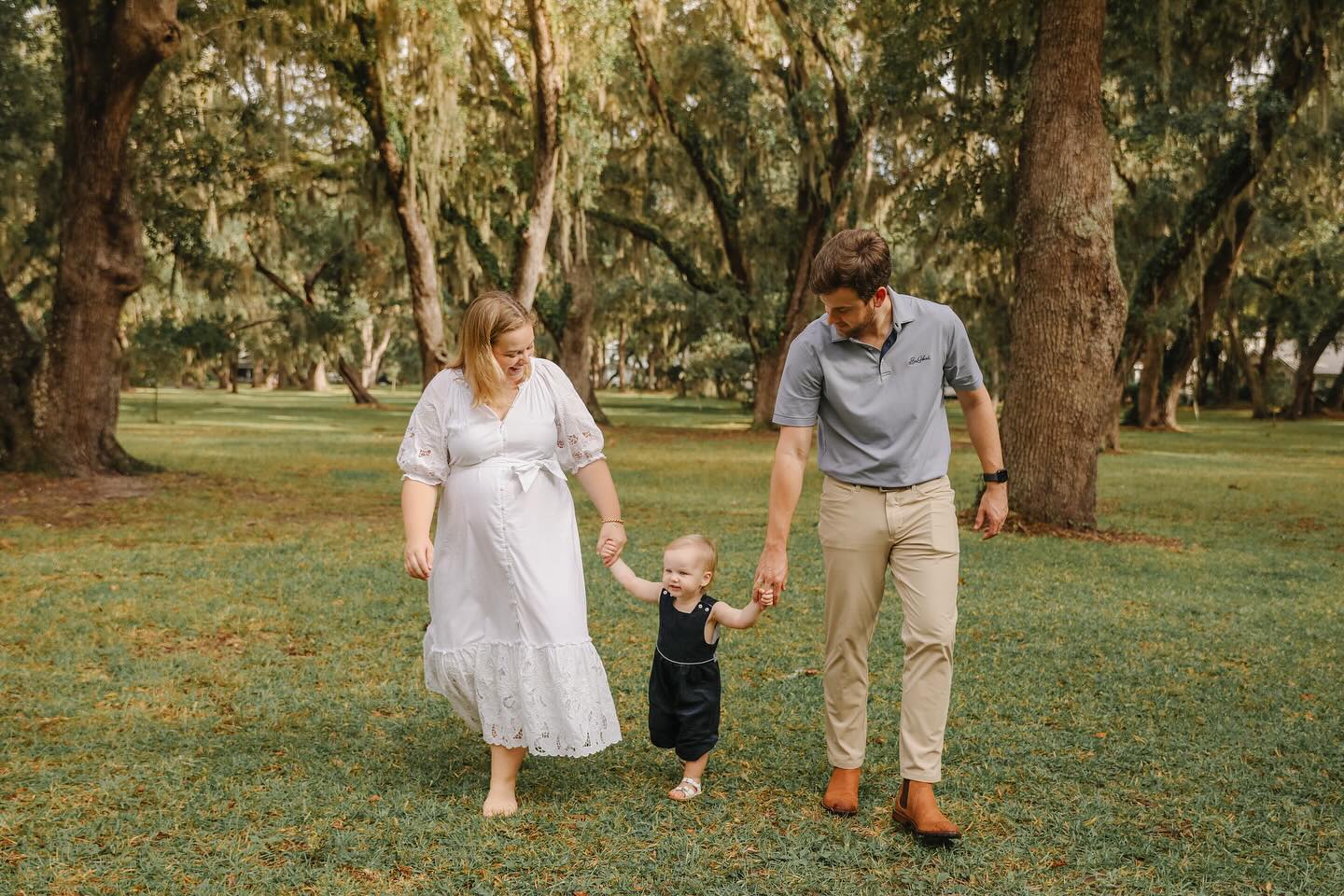 Hands are meant to be held 💕 I love this family to the moon and back!