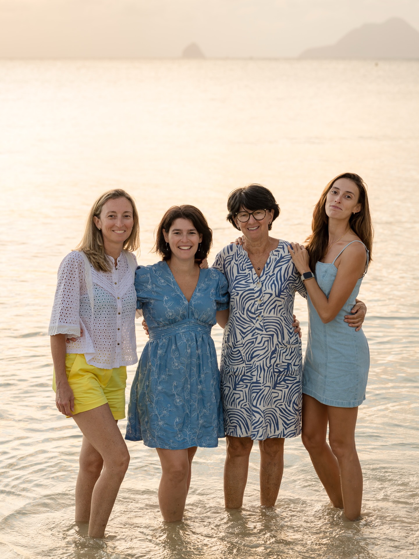 ✨ Parce qu’il n’y a rien de plus précieux que ces moments partagés… ✨
La Fête des Mères approche à grands pas 🌸
Offrez (ou offrez-vous) une séance photo pleine d’émotion, de complicité et de douceur 🤍
📸 Les réservations sont ouvertes. pensez à réserver dès maintenant
✨ Une jolie surprise arrive…
Des mini séances spéciales Fête des Mères en partenariat avec @nolwenn_naturelle 🤍
Je reviens très vite vers vous avec tous les détails… restez connectés
💌 Infos & réservations en message privé
#fetedesmeres #seancephoto #martinique #photographefamille #amour