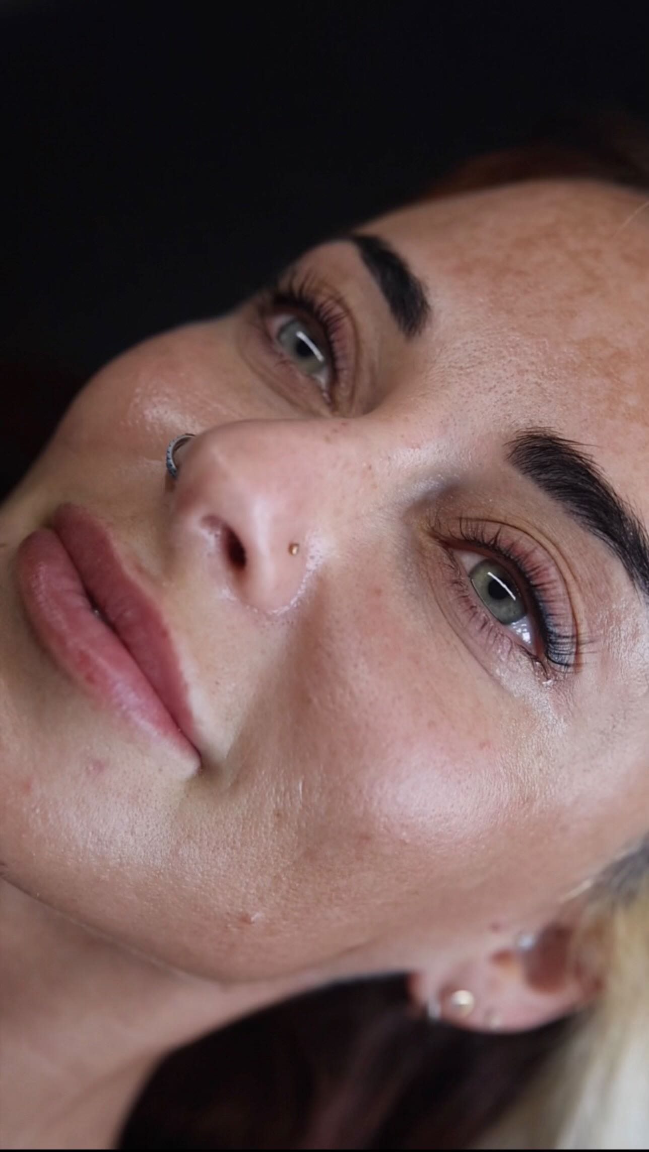 Lift + Tint. You, but natural.
She asked for natural but better and this is exactly that.
A true wake up and go service. No extensions, no upkeep, just your lashes lifted, defined, and doing what they were always supposed to do.
6-8 week staying power with our trusted products from @beautifulbrowsandlashes.us as always.
You can still wear mascara *IF* you want, but you won’t need much. Mascara with a lift is only preference.
(Tip: BB&L theBOMB Mascara is full of moisturizing ingredients to keep your lifted lashes hydrated, strong and healthy. Oh yeah, zero flake from this formula! Snag one at check out at your appt. A light coat goes a long way when your lashes already have shape, depth, and lift.)
Low effort. High impact. Exactly how we like it 🖤