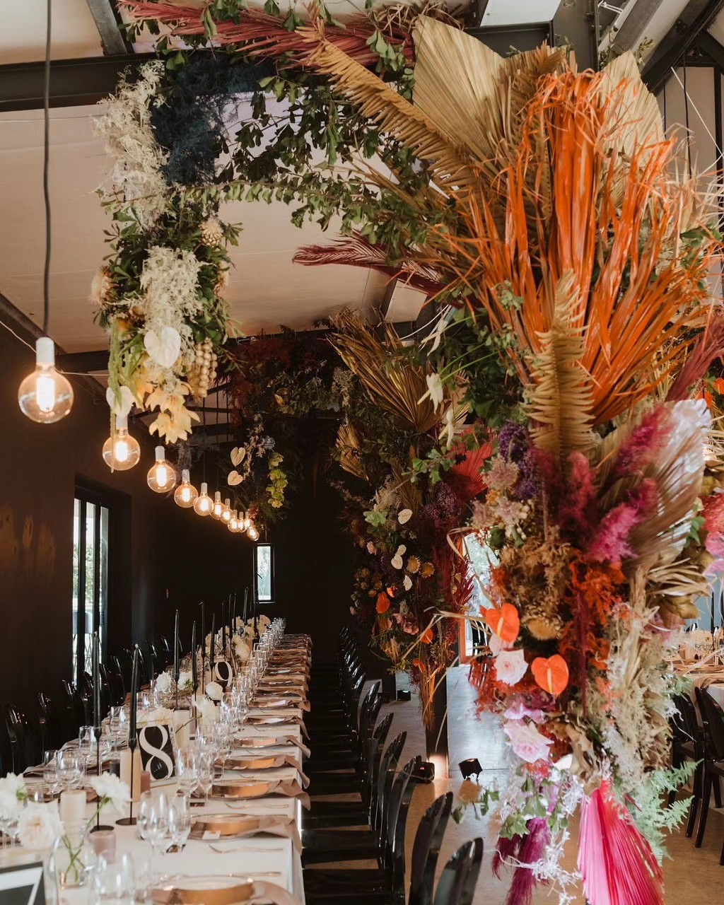 Endless tables to match an eternal promise //
Elshe & Regardt filling up every corner of our venue space with their colorful love story ♥️
Venue: @olijvenkraal
Planning & floral design: @bridesidekick
Event staffing: @pepa_events_staffing
Photographer: @the_geldenhuyses