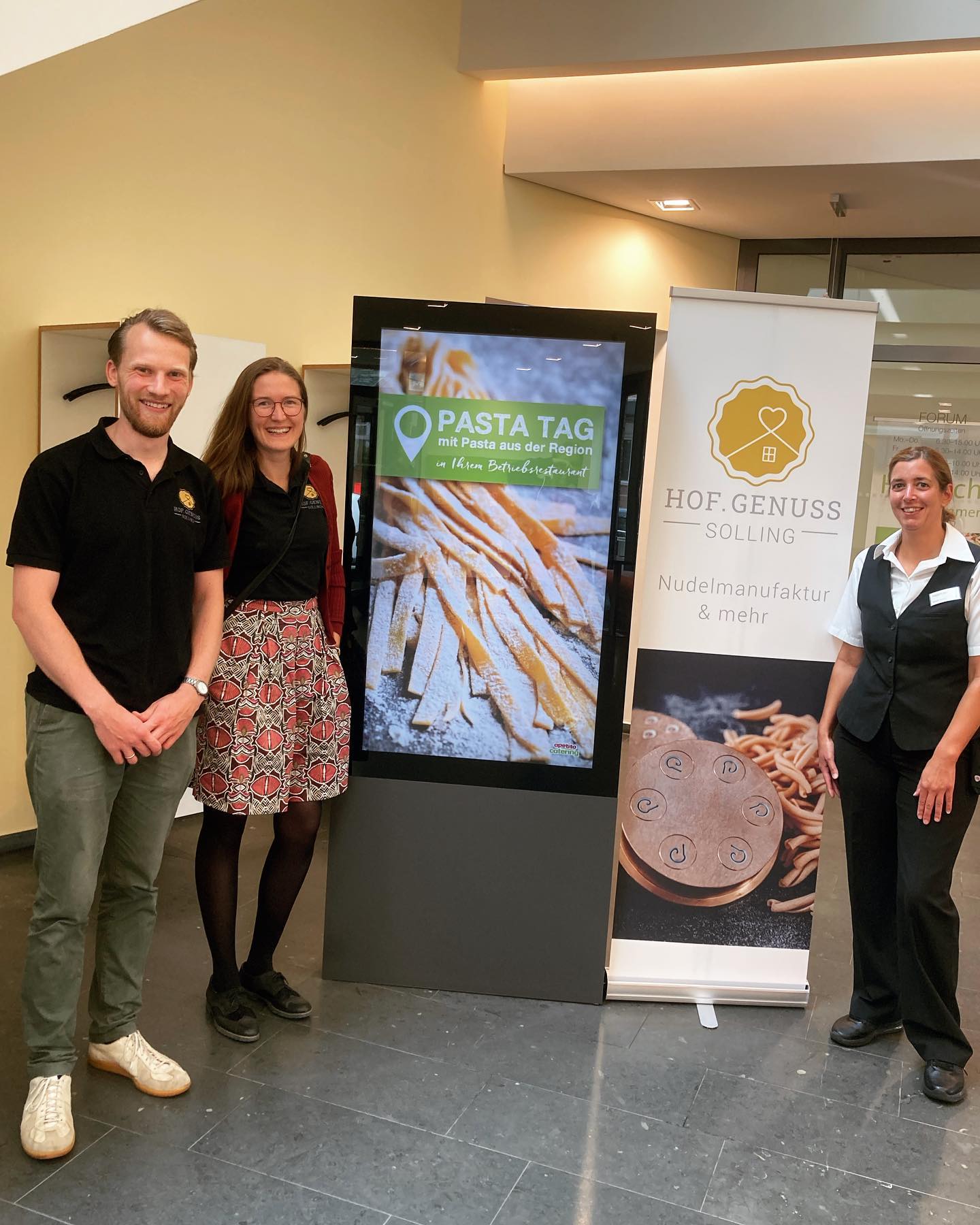 #pastatag 🫶
Bei @kws.deutschland in Einbeck gab’s heute unsere Hof.Genuss-Nudeln 🍝quasi als Probieraktion.
Wir freuen uns schon jetzt riesig über die große Nachfrage & die positiven Rückmeldungen! Nun sind wir natürlich auf die Auswertung der Kärtchen gespannt 🤗 #regionaleküche #kws #hofgenuss #apetitocatering #nudelmanufaktur #probierengehtüberstudieren #regionalelebensmittel #hochgenuss #eiernudeln #veganepasta #bio #einbeck