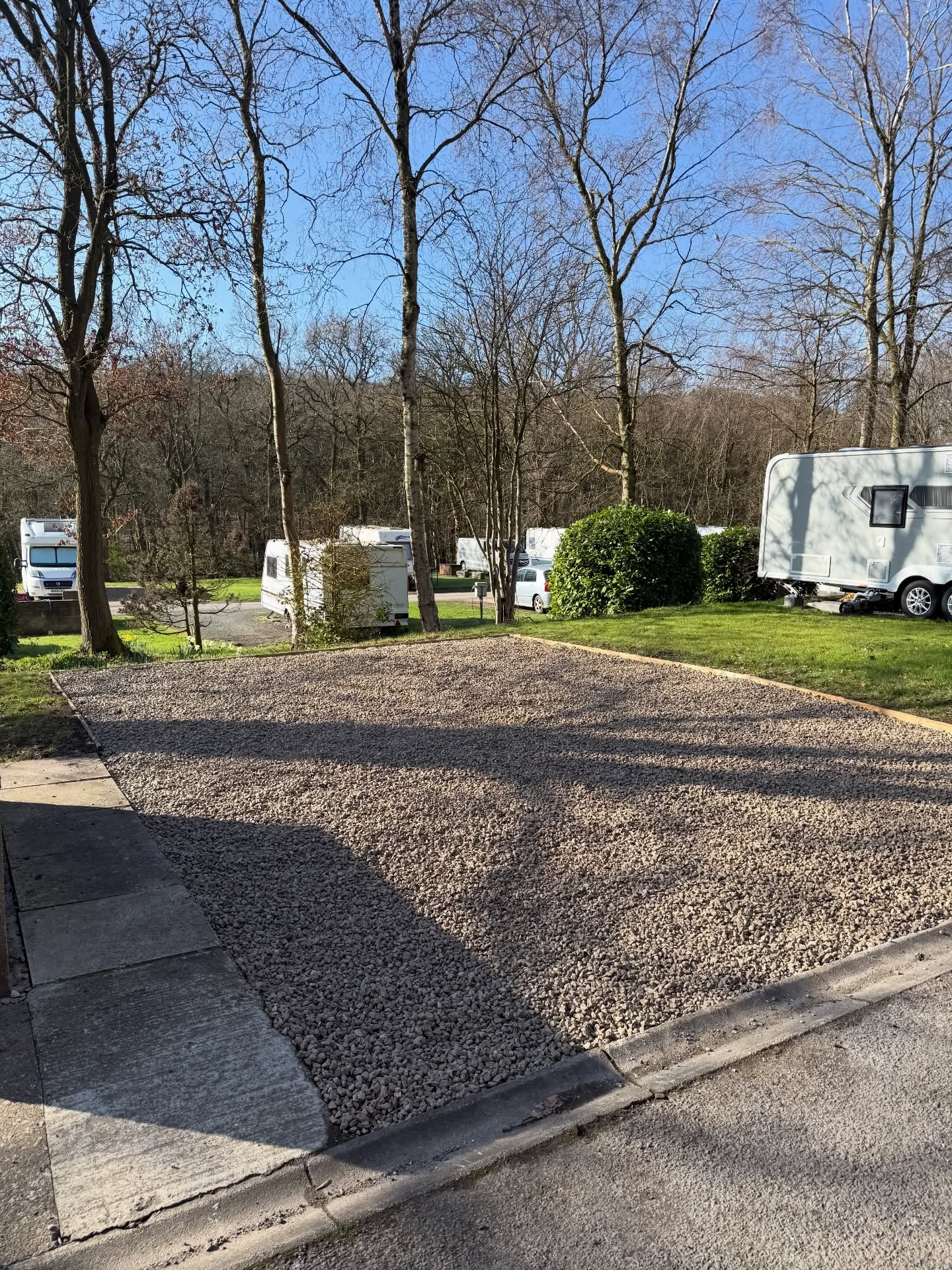 We’ve been busy!🐝 From renewing seasonal pitches, mowing both parks, landscaping and fencing touring areas and to simply enjoying the sunshine over the park☀️
#caravanpark #campsite #camping #caravanning #glamping