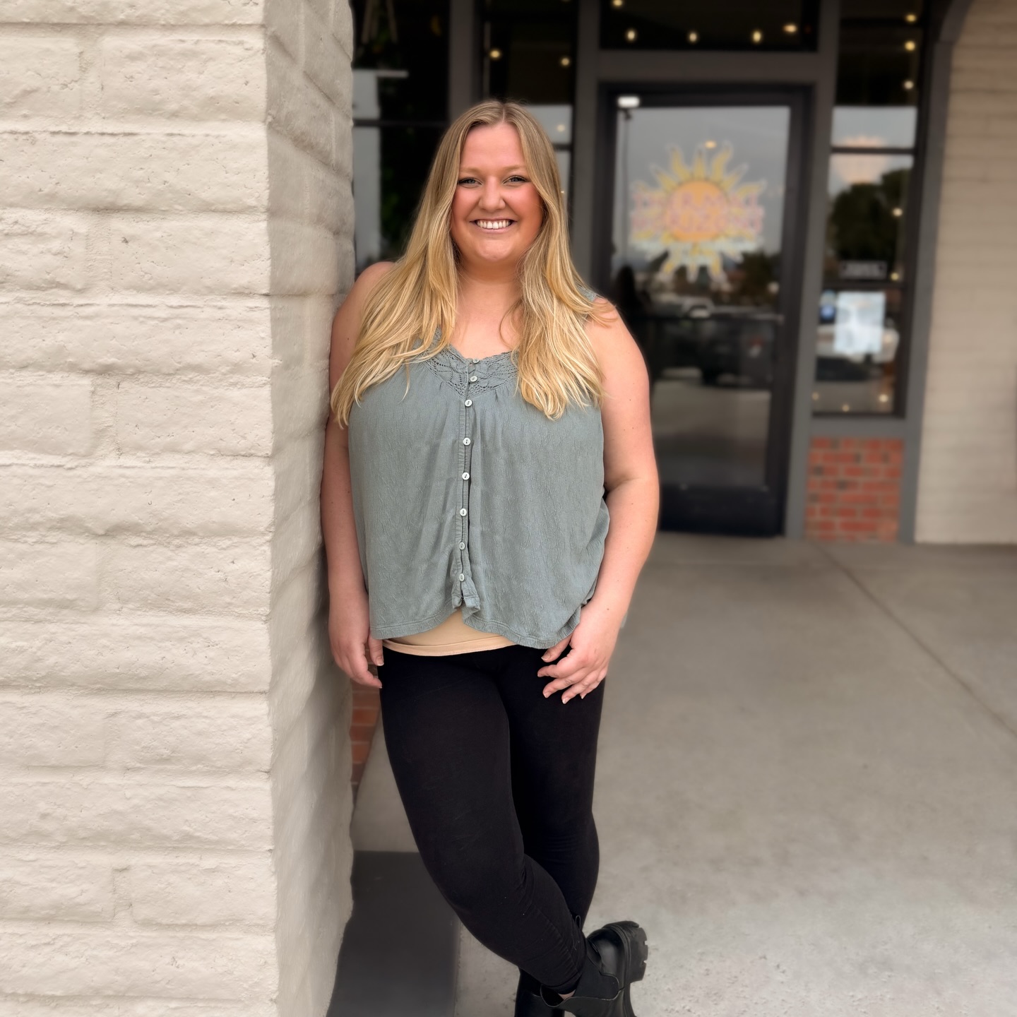 ✌️Meet our newest stylist Kyra 🌞
Hi, I’m Kyra 😊 A licensed Cosmetologist with 10+ years of experience and a passion for hair color. I specialize in creating beautiful results while keeping your hair healthy. I love helping women feel confident and happy. My goal is to provide not just great hair, but a fun, uplifting experience every time you’re in my chair. I can’t wait to meet you! 💕
Santa Clarita’s only non toxic hair salon | Santa Clarita Hair Salon
#scvhair #scvhairstylist #scvsalon #scvhairsalon