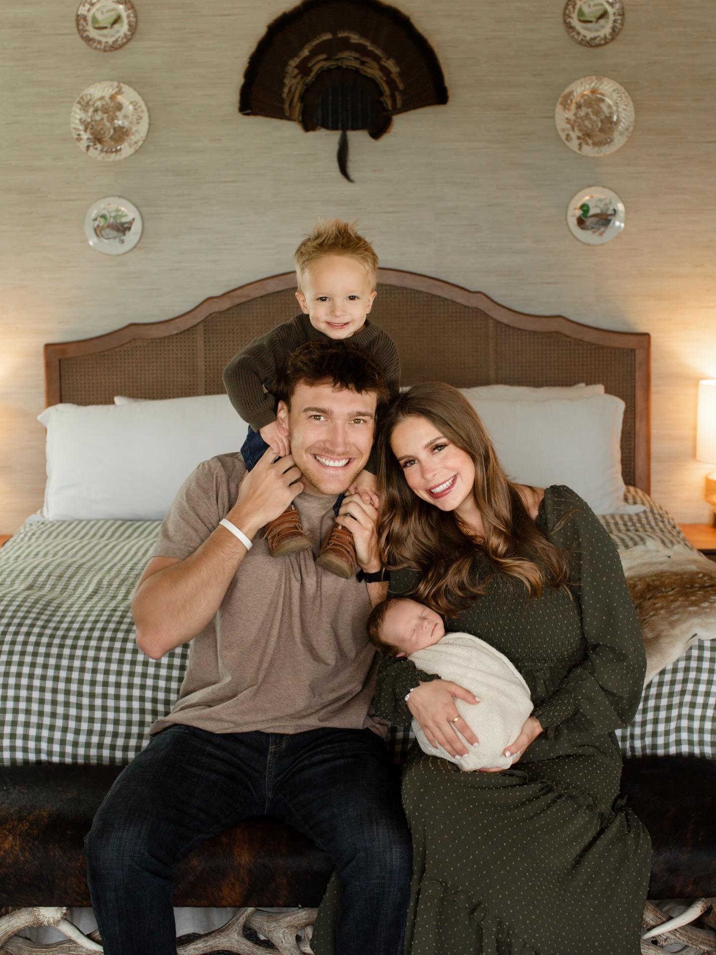 The sweetest season — welcoming their second baby boy into a family already full of love 🤍
Watching your babies become big siblings and your hearts grow even bigger is something truly special. This little one is so lucky to be part of a love like this.
#DfwNewbornPhotographer
#DallasNewbornPhotographer #FlowerMoundNewbornPhotographer #SouthlakeNewbornPhotographer #dfwnewbornphotographer