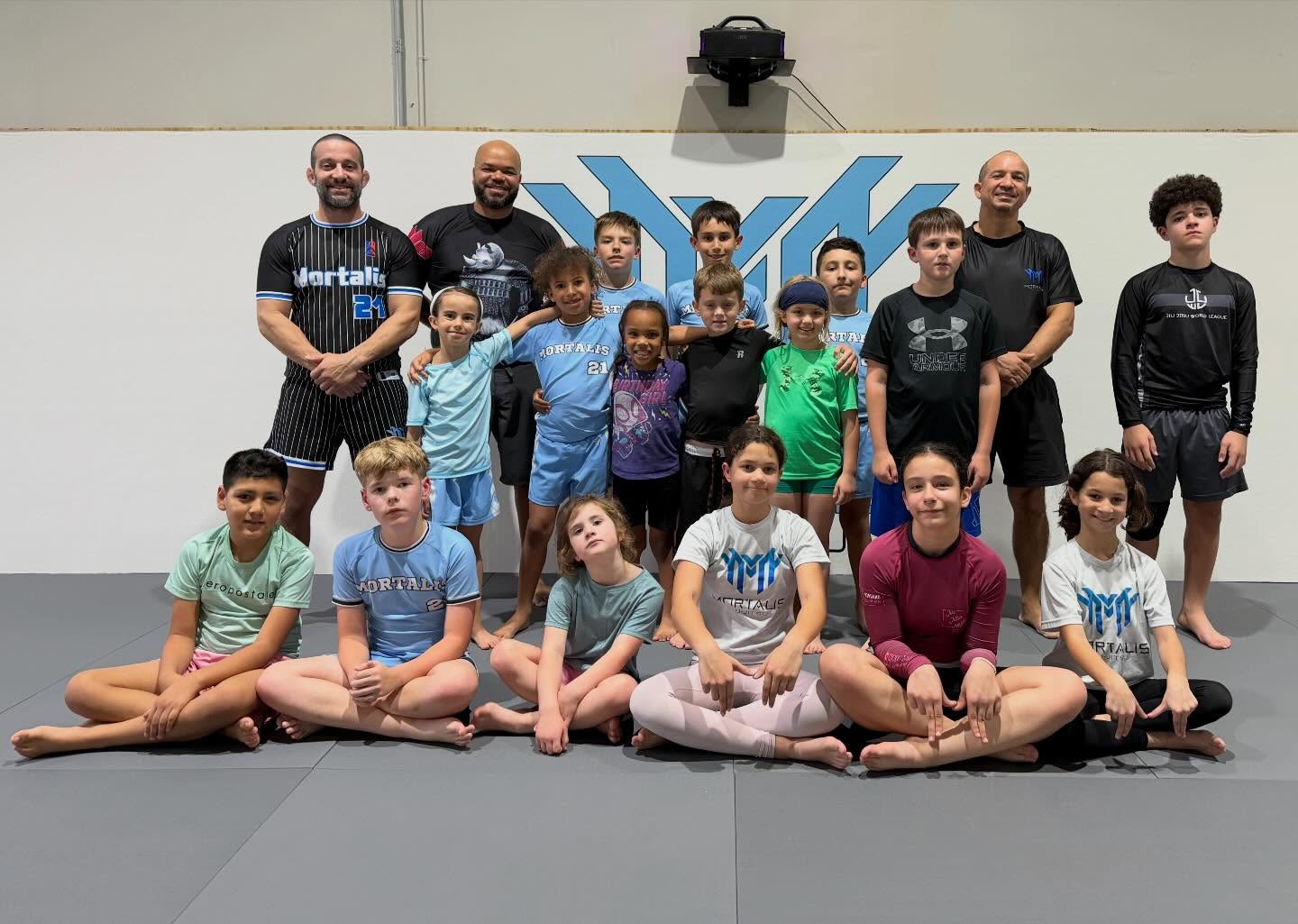 We’ve got some special visitors in town this week 👀🔥
Some of our @mortalisjiujitsu Miami kids will be here training with us!
If you’ve been thinking about coming in, this is the perfect week to do it. Come by, get some great rounds in, meet new training partners, and level up together 🤝
Let’s make it a great week on the mats 💪